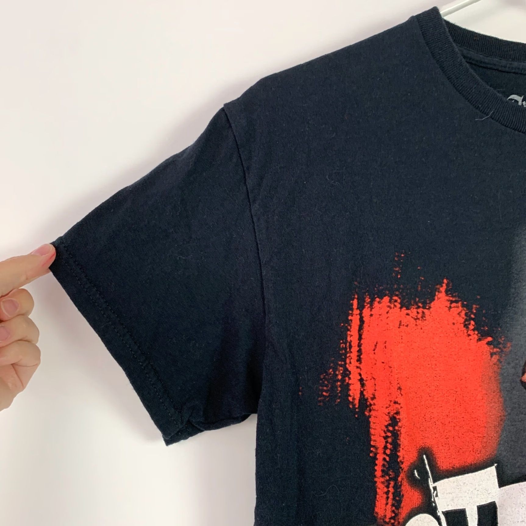 Vintage Avril Lavigne Love Sux Tour Reprint Black Crew Shirt Band Tee M Unisex Adults Short Sleeve Crew Neck 100% Cotton Size US M / EU 48-50 / 2 - 2 Thumbnail