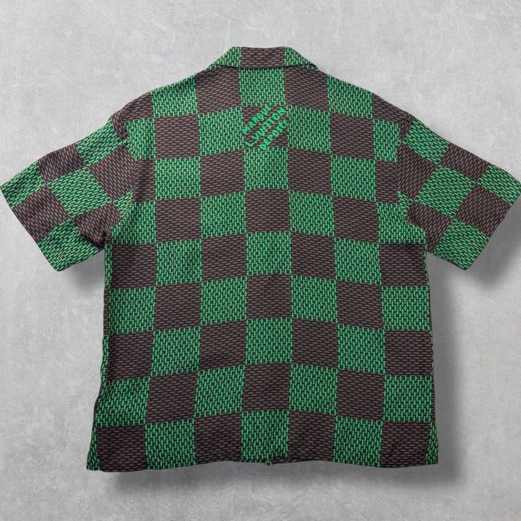 Louis Vuitton Open Collar Silk Shirt Size US M / EU 48-50 / 2 - 4 Thumbnail