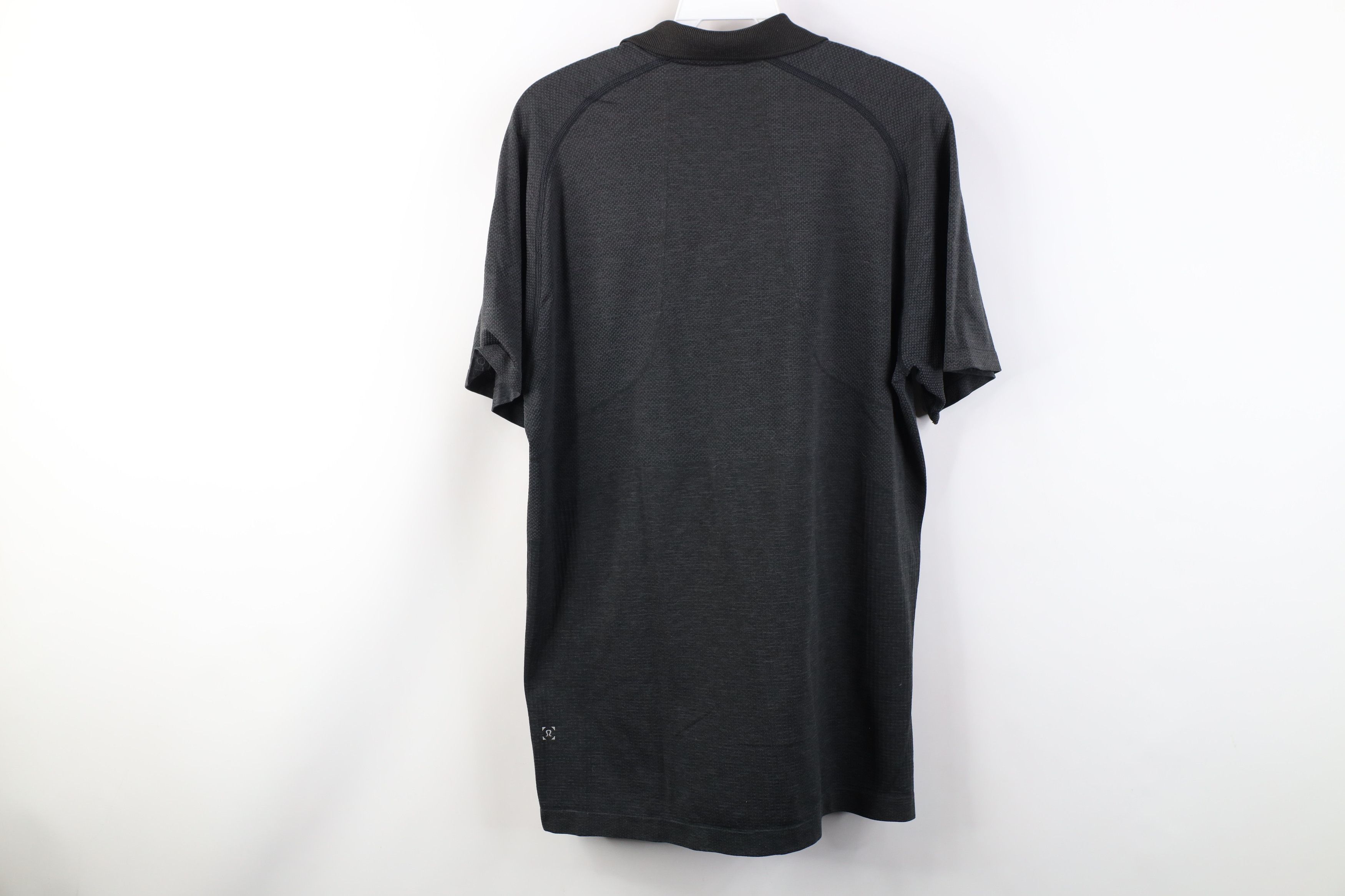 Lululemon Lululemon Vent Tech Knit Collared Golf Polo Shirt Black Size US L / EU 52-54 / 3 - 12 Thumbnail