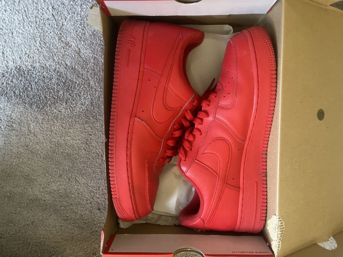 Nike Low top red Air Force 1s Size US 10.5 / EU 43-44 - 7 Thumbnail
