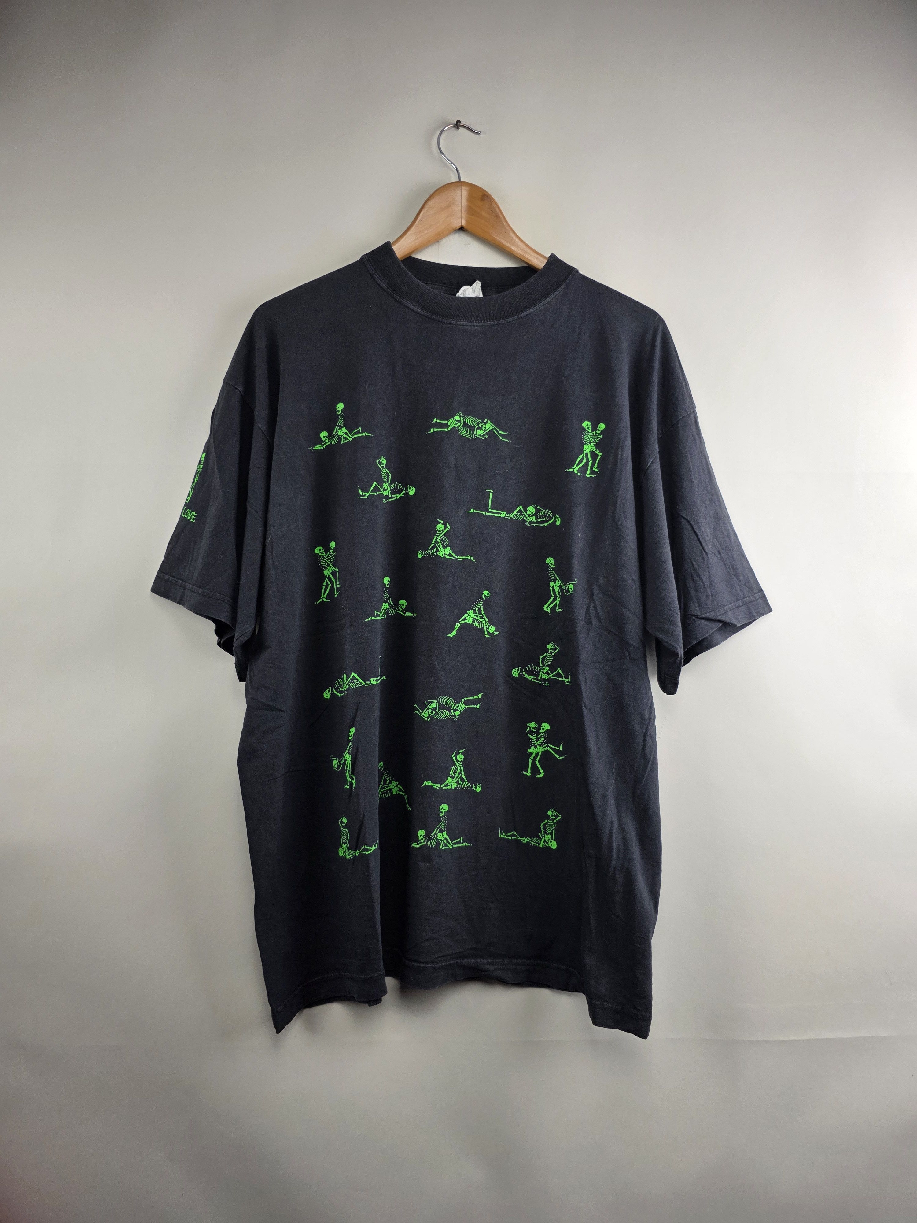 90s Bone In Love XL 23 29.5