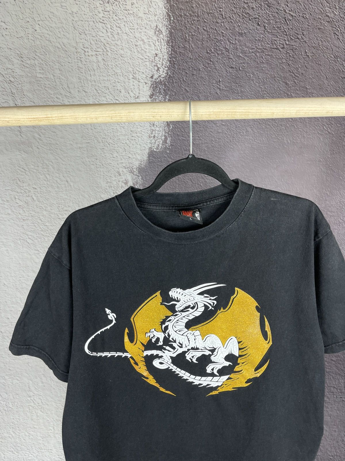 Japanese Brand Vintage 90s y2k Japanese dragon in the dark band tee shirt Size US L / EU 52-54 / 3 - 6 Thumbnail