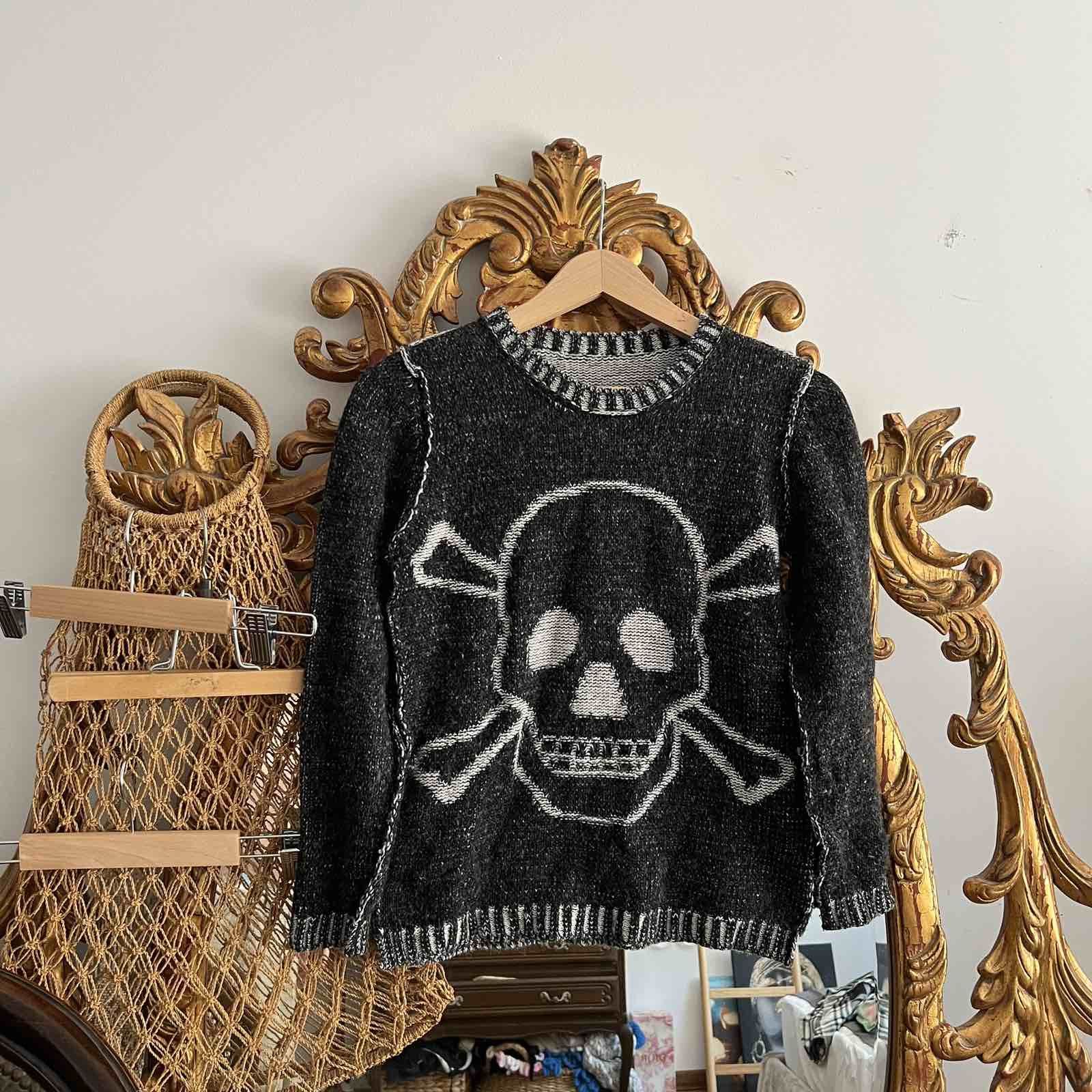 United Colors Of Benetton Rare United Color of Benetton Skull sweater Sz XL Size XL / US 12-14 / IT 48-50 - 1 Thumbnail