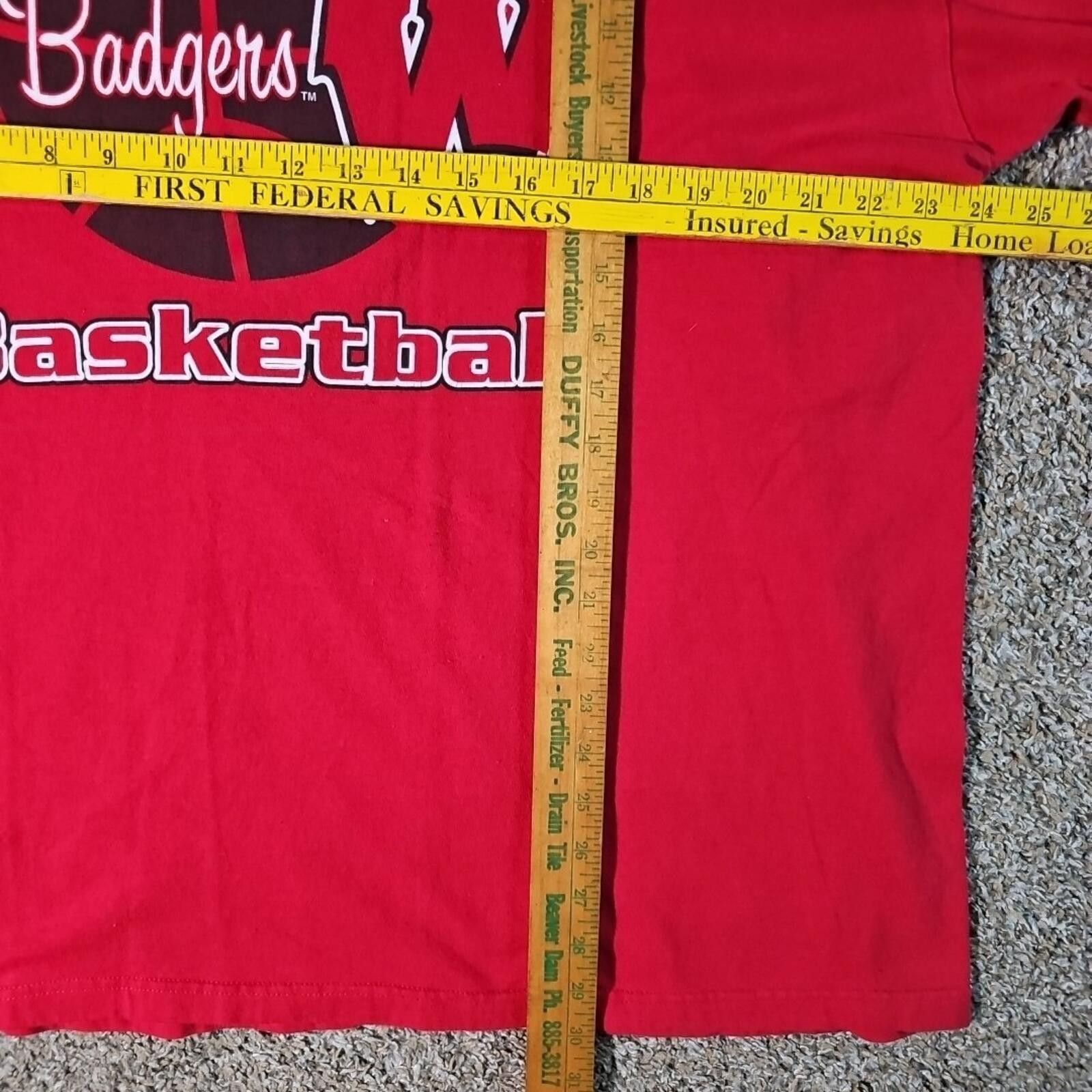 Champion CHAMPS Tshirt Wisconsin Badgers Basketball L Size ONE SIZE - 4 Thumbnail