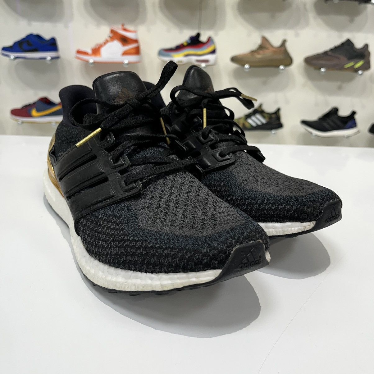 Adidas Adidas Ultra Boost 2.0 Gold Medal Size US 11 / EU 44 - 8 Thumbnail