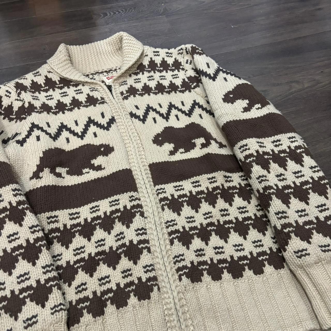 Levi's vintage Levi’s cowichan sweatshirt 00s L Size US L / EU 52-54 / 3 - 1 Thumbnail