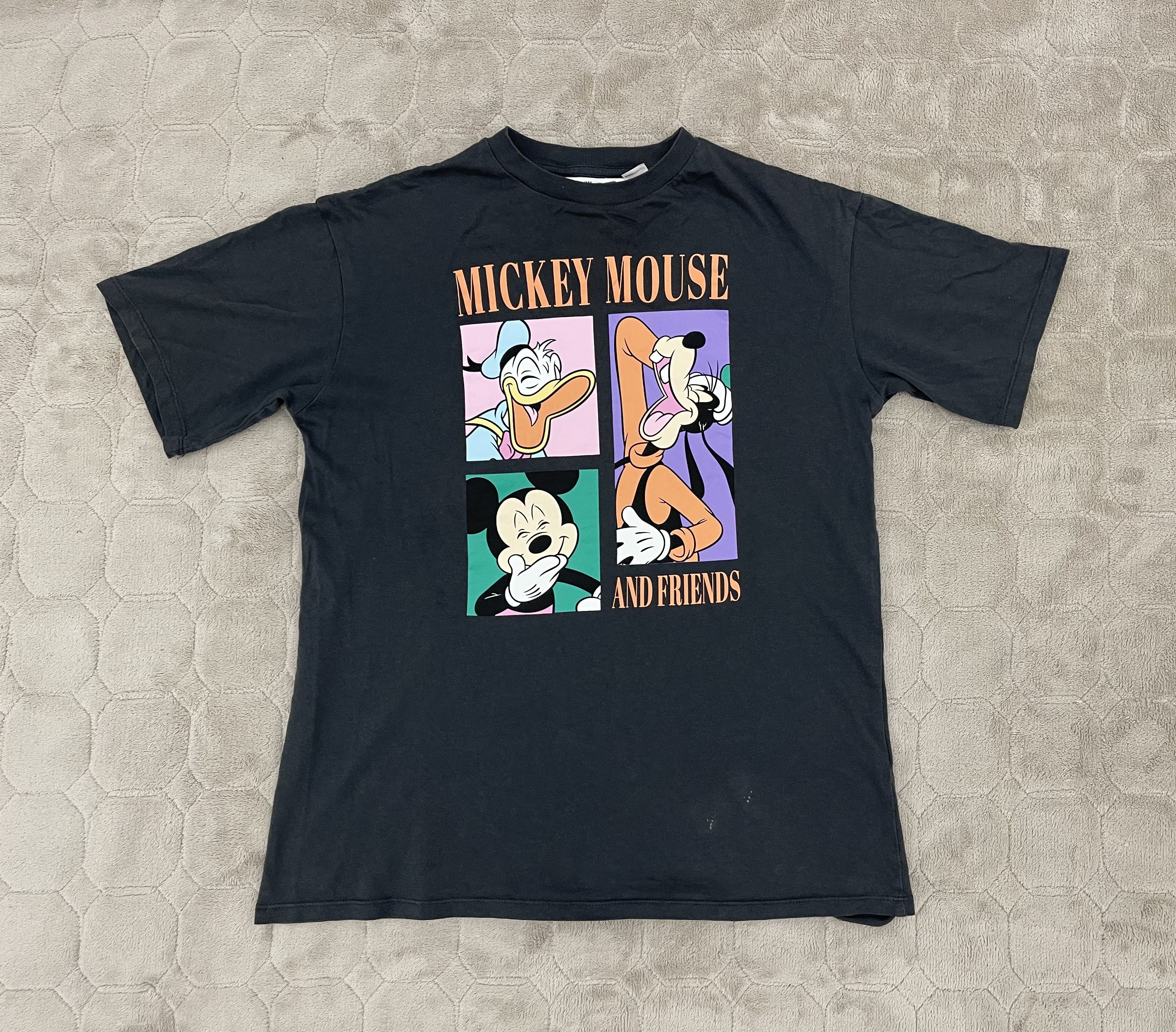 Disney × H&M Disney MICKEY MOUSE AND FRIENDS Size US S / EU 44-46 / 1 - 1 Thumbnail