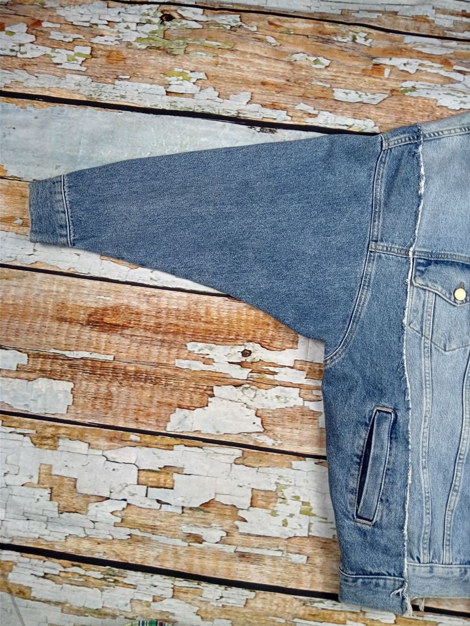 Essentiel Antwerp Two-tone oversized denim jacket with short sleeves Size S / US 4 / IT 40 - 8 Thumbnail