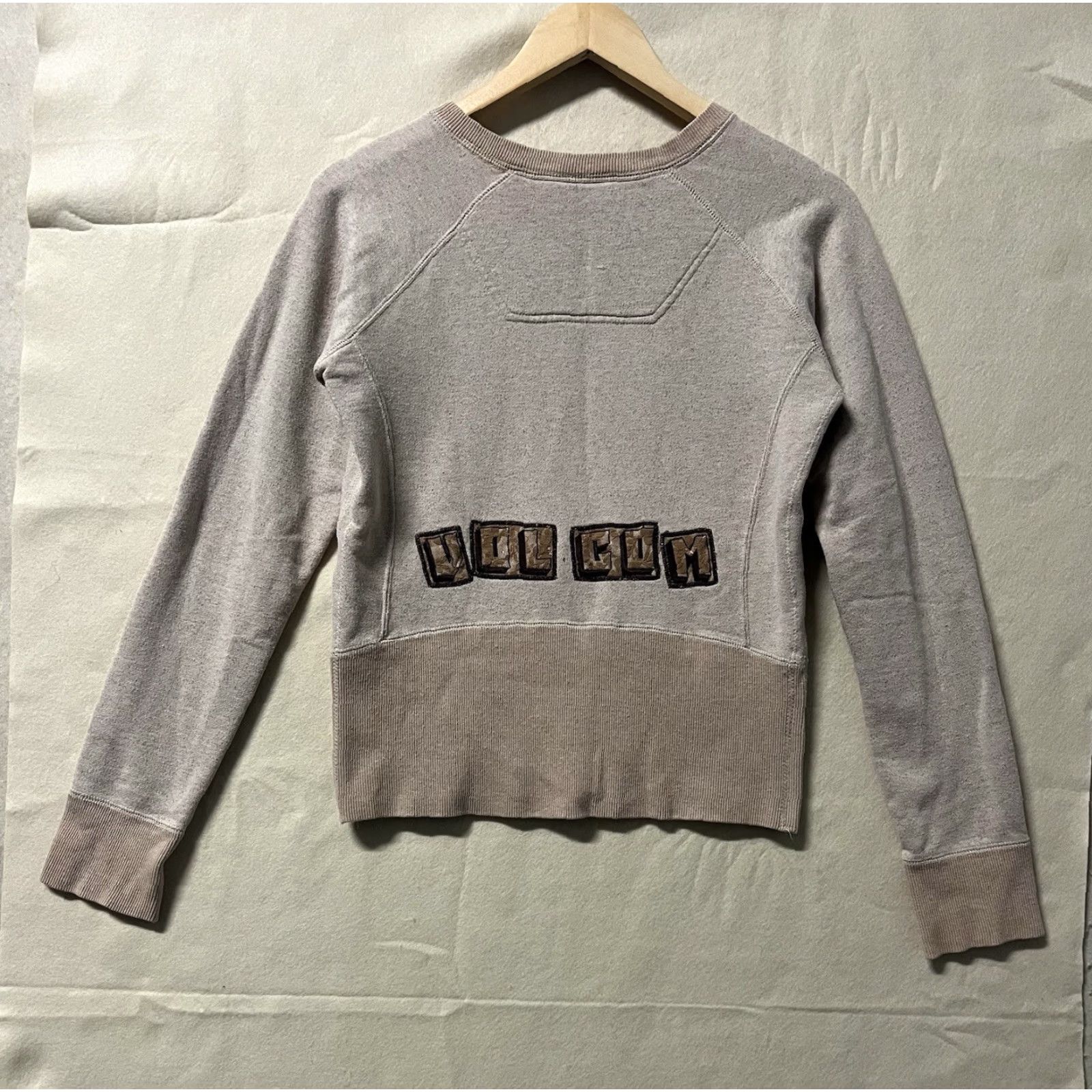 Volcom VINTAGE Volcom Sweatshirt Womens Medium Tan Sweater Size M / US 6-8 / IT 42-44 - 2 Thumbnail