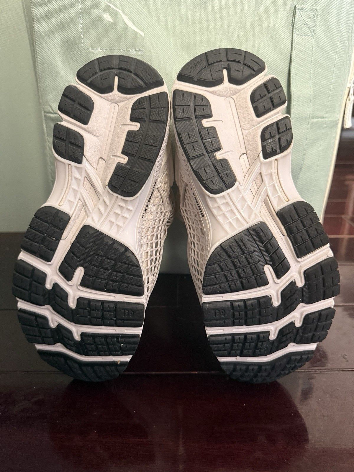 Asics × Vivienne Westwood Gel Kayano 26 ‘Birch White’ Men’s US 4.5 Women’s US 6 Size US 5 / EU 37 - 6 Thumbnail
