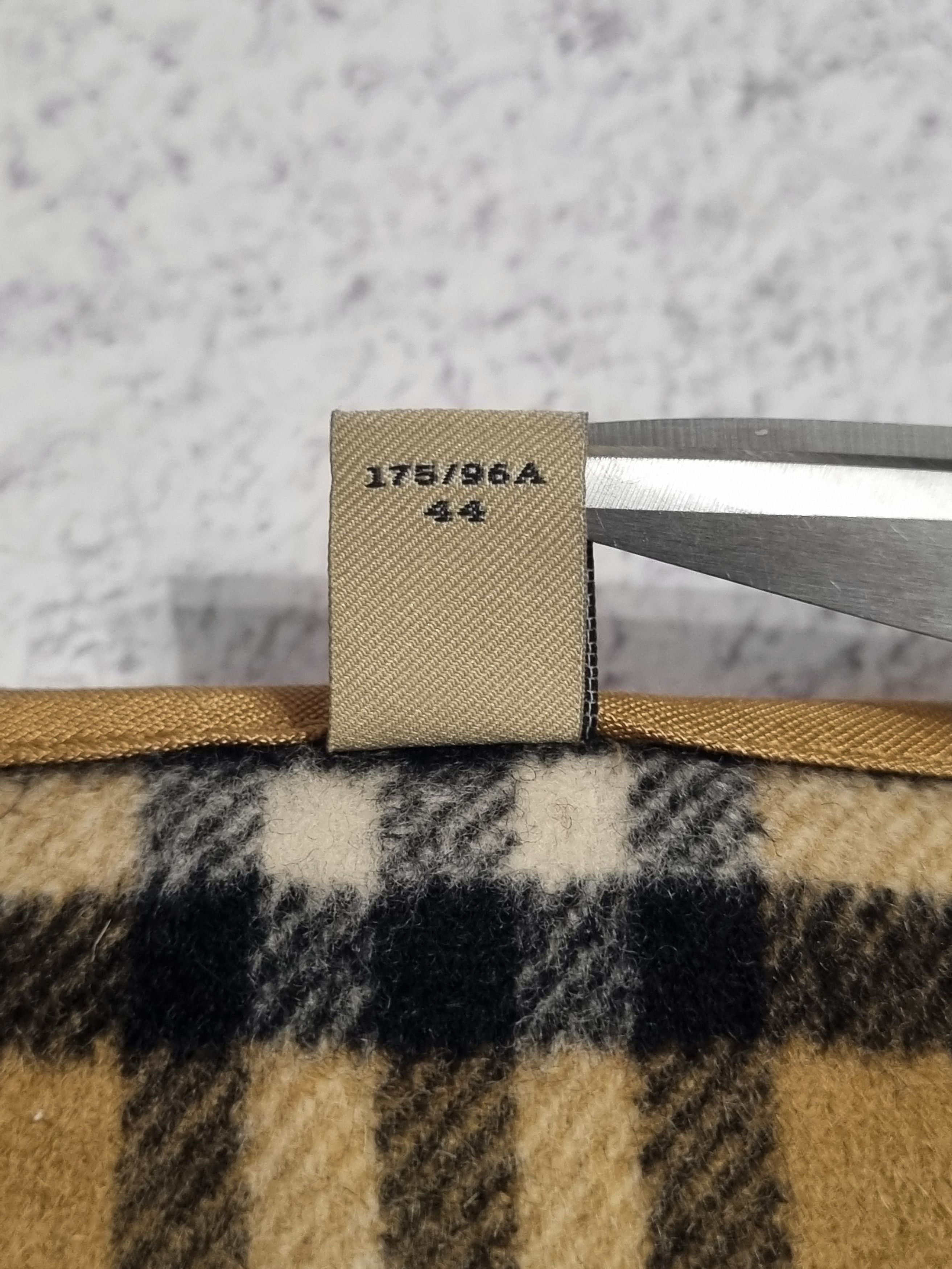 Burberry Burberry Check Wool And Cashmere Warmer Trench Coat Vest Size XL / US 12-14 / IT 48-50 - 8 Thumbnail