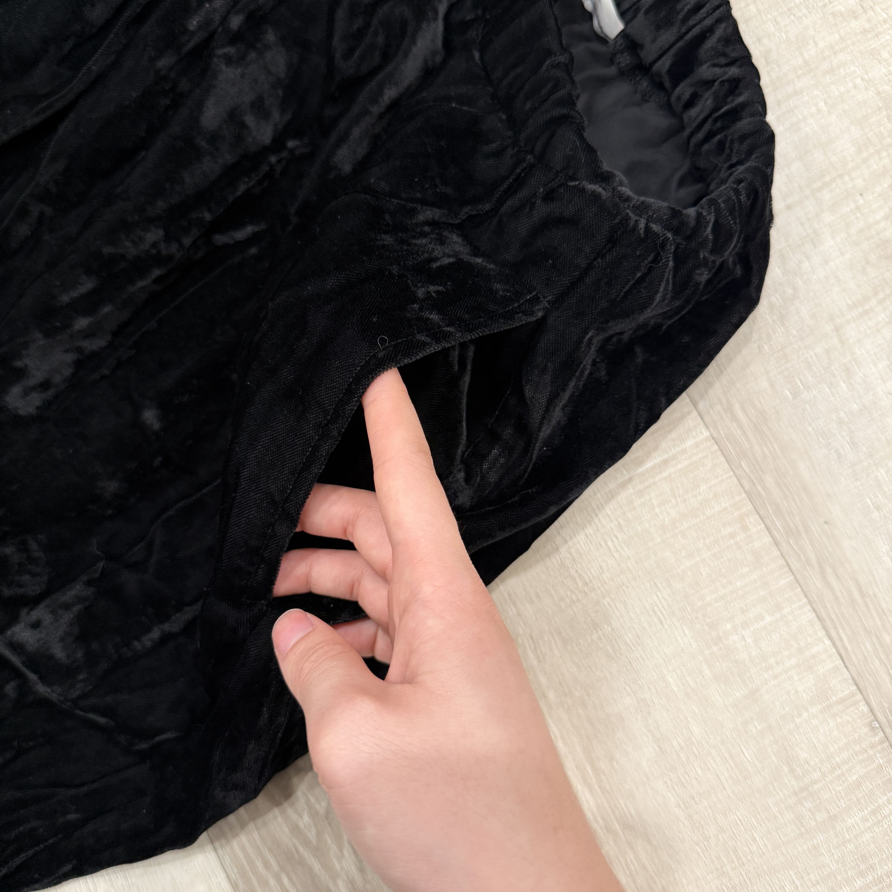 Comme des Garcons Comme des Garcons Black Velvet Skirt Size 25" / US 0 / IT 36 - 8 Thumbnail