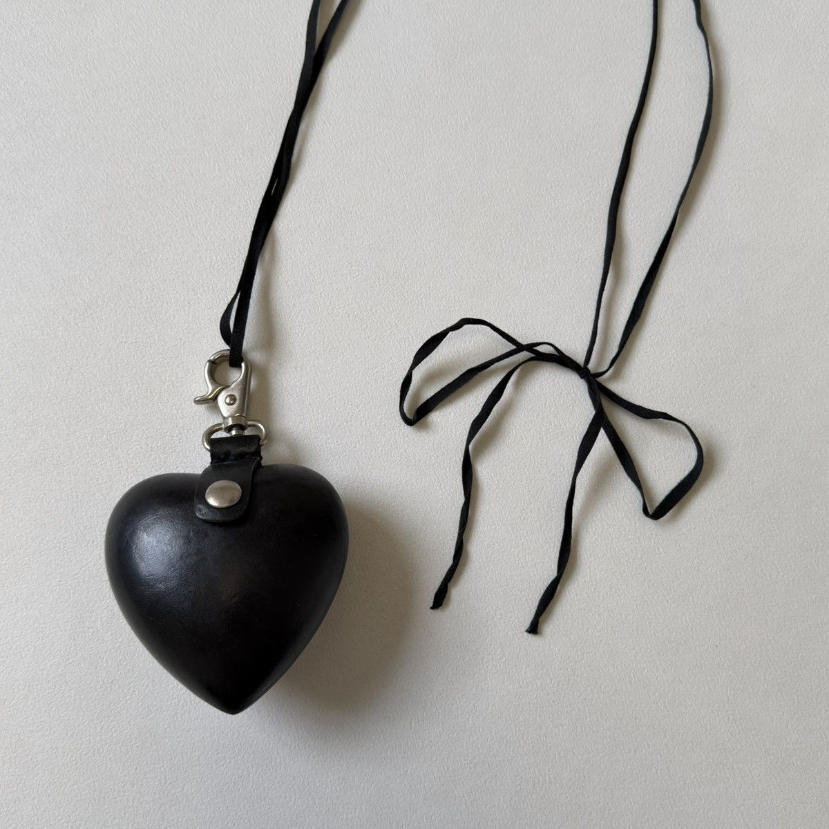 Ann Demeulemeester Black Leather Heart Shaped Locket Necklace Size ONE SIZE - 8 Thumbnail