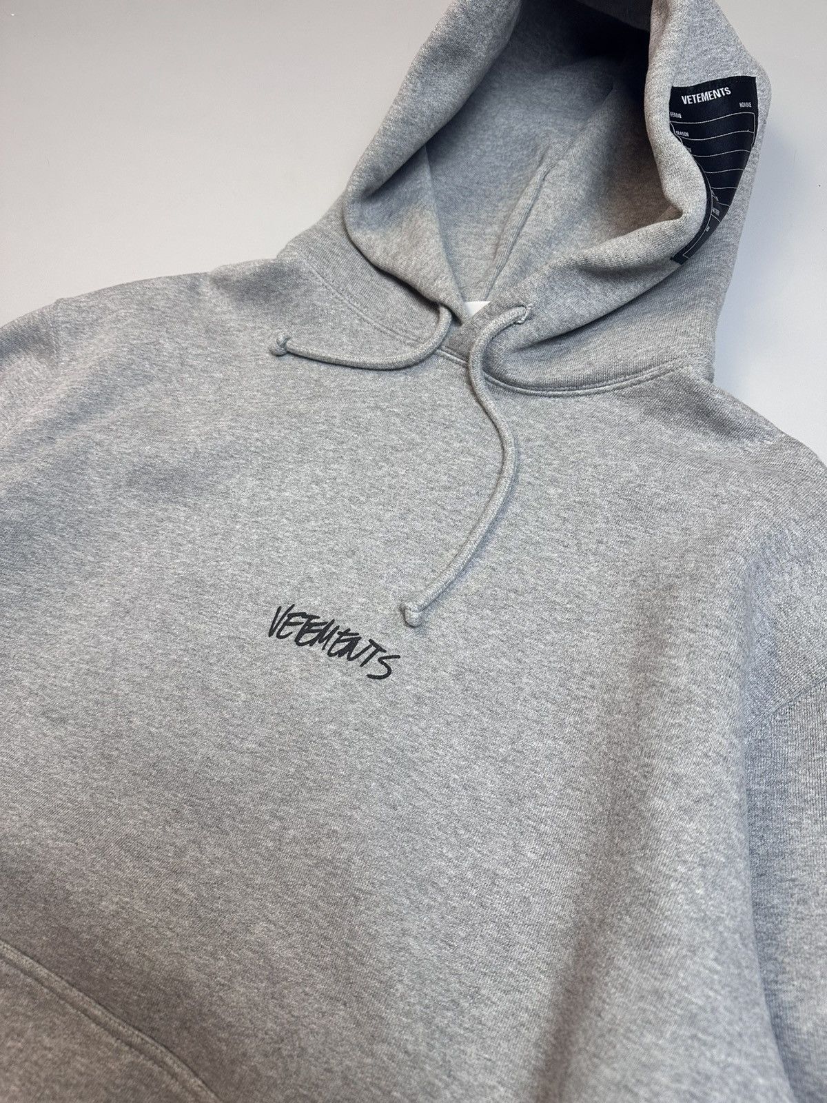 Vetements Vetements basic hoosie , big print logos medium Size US M / EU 48-50 / 2 - 2 Thumbnail