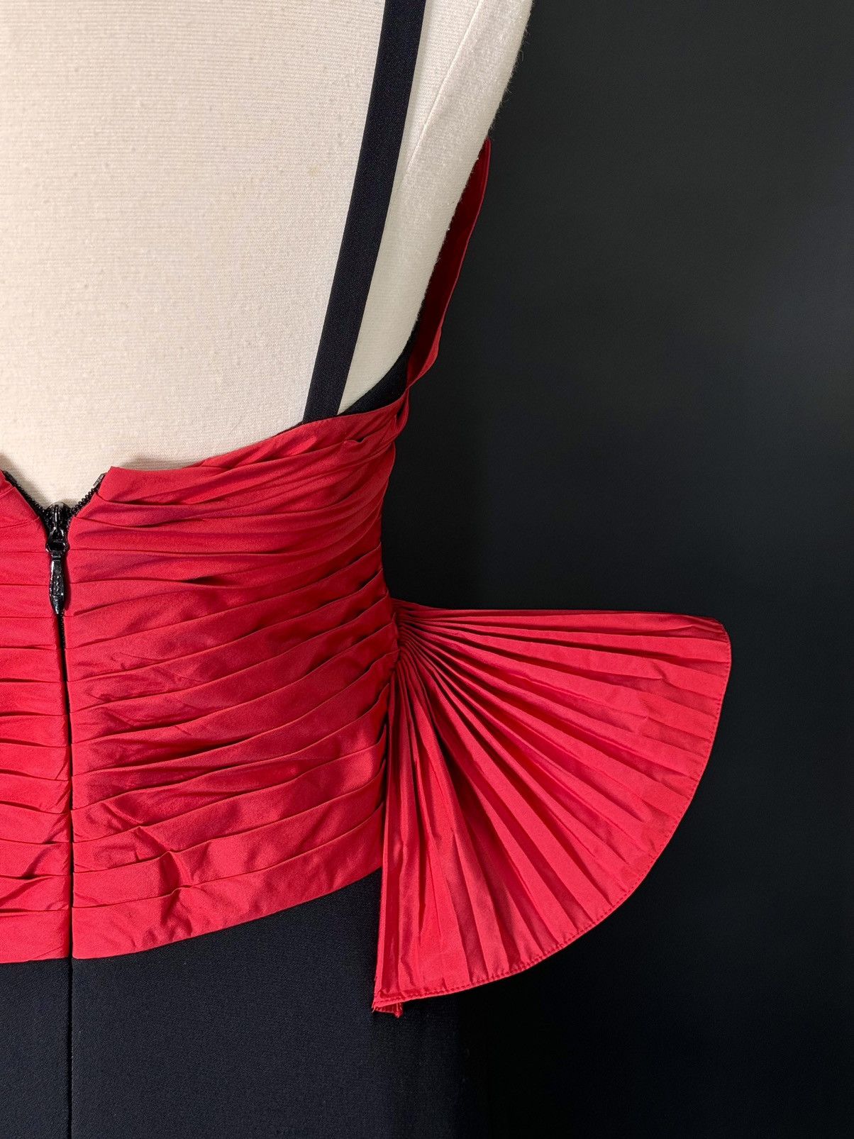 Other Size US 8 ELIE SAAB Red Crepe and Taffeta Pleated Top Gown Size M / US 6-8 / IT 42-44 - 5 Thumbnail