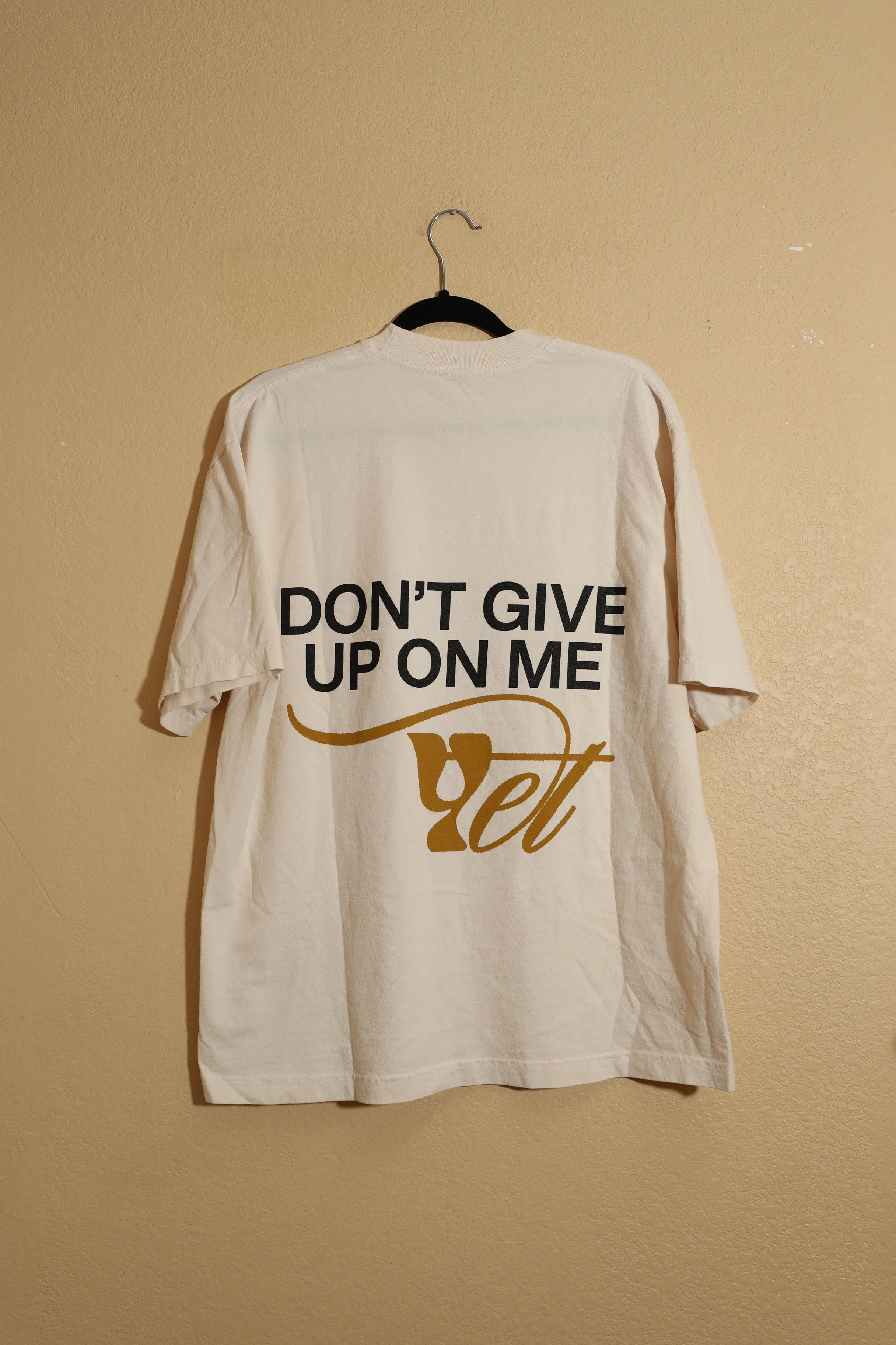 Band Tees Maverick City Music Dont Give Up On Me Yet Tee (L) Size US L / EU 52-54 / 3 - 2 Thumbnail