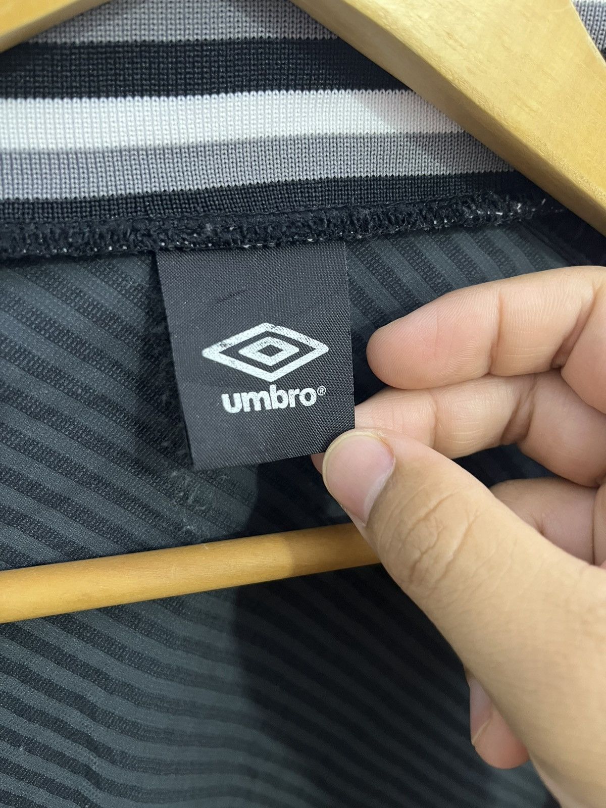 Umbro Umbro Descente Track Jacket Stripe Panel Black Size US M / EU 48-50 / 2 - 6 Thumbnail