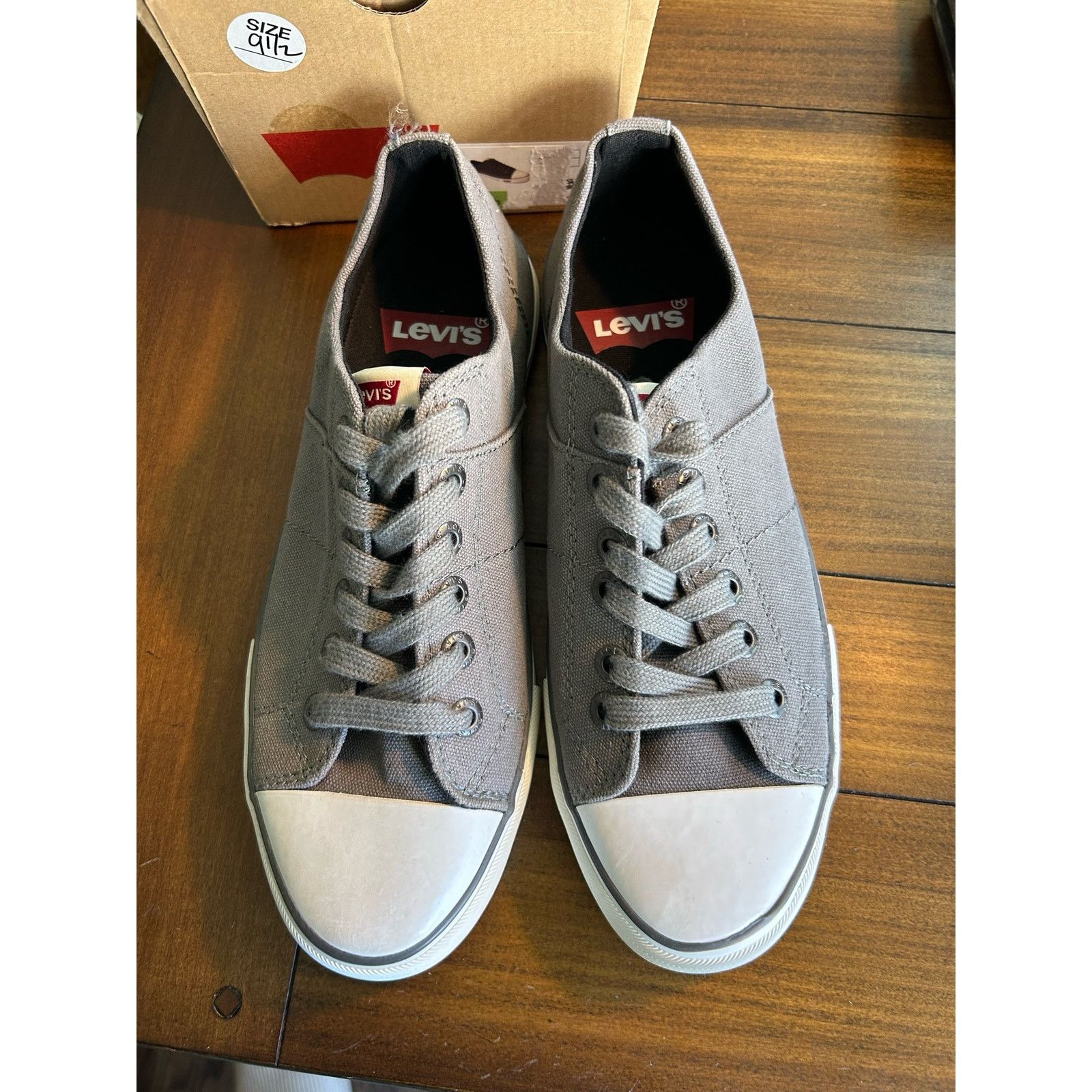 Levi's Levi’s Lows Men’s Trainers Size 9.5 Brand New Size US 9.5 / EU 42-43 - 2 Thumbnail