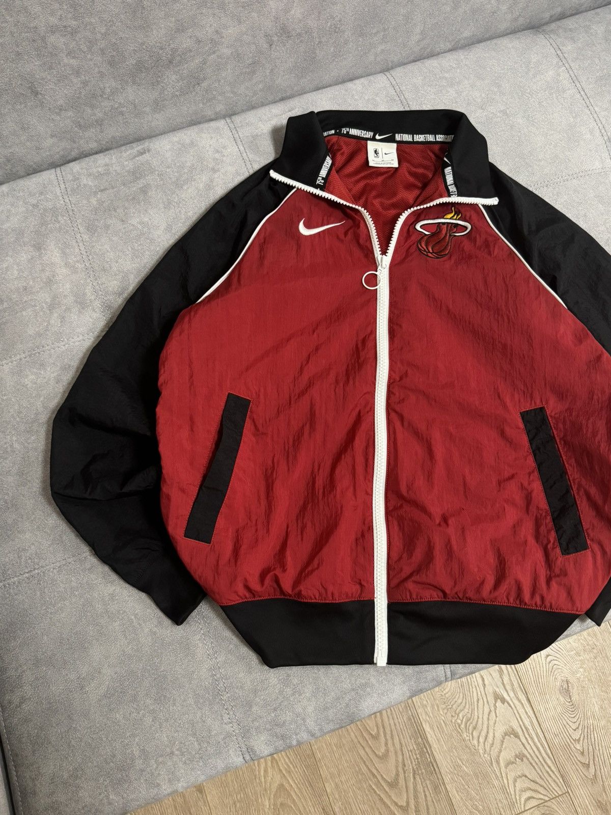 NBA Nike nylon Miami Heat nylon jacket hoodie Size US M / EU 48-50 / 2 - 4 Thumbnail