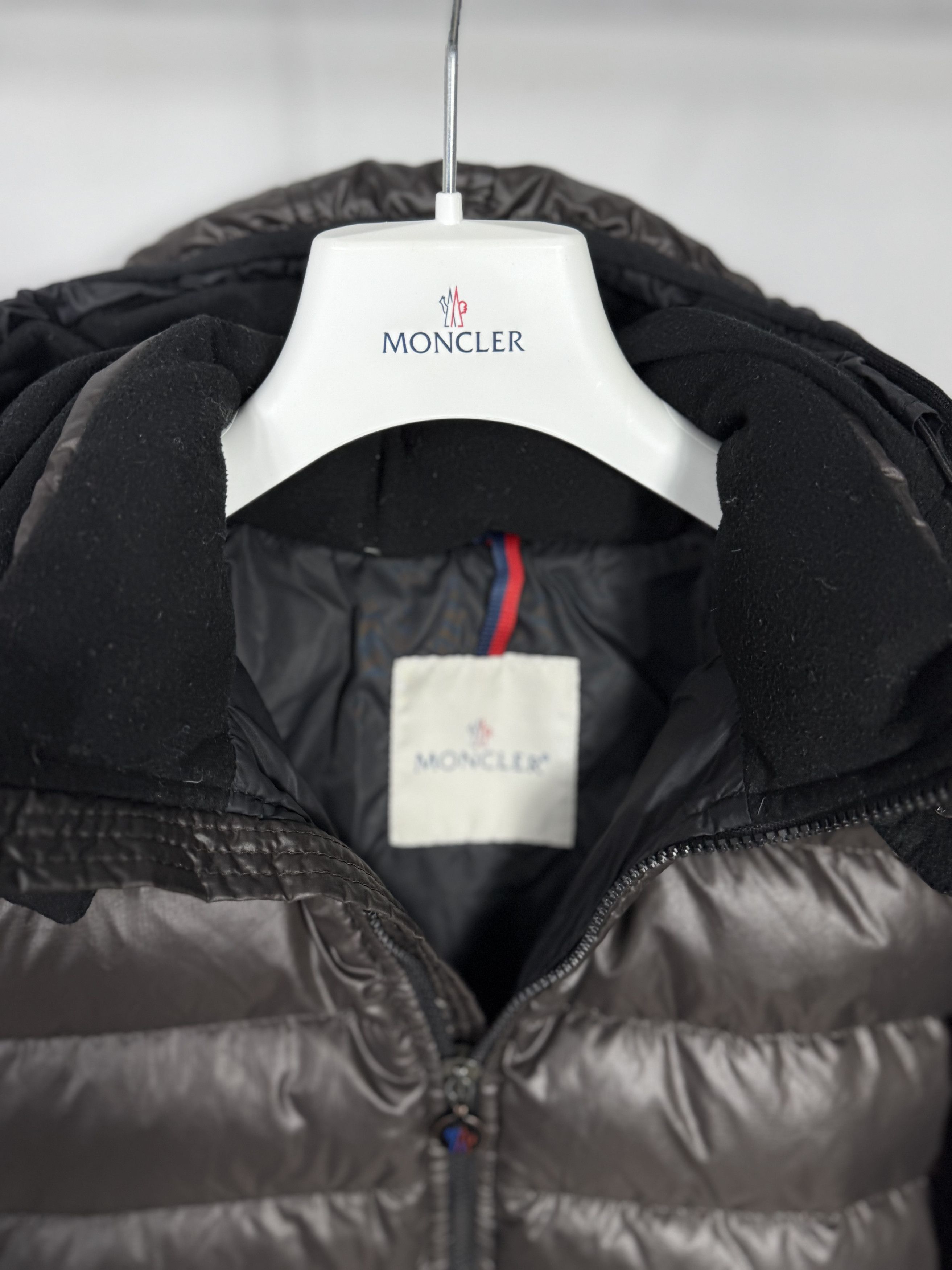 Moncler Moncler Bea Jacket Size M / US 6-8 / IT 42-44 - 5 Thumbnail