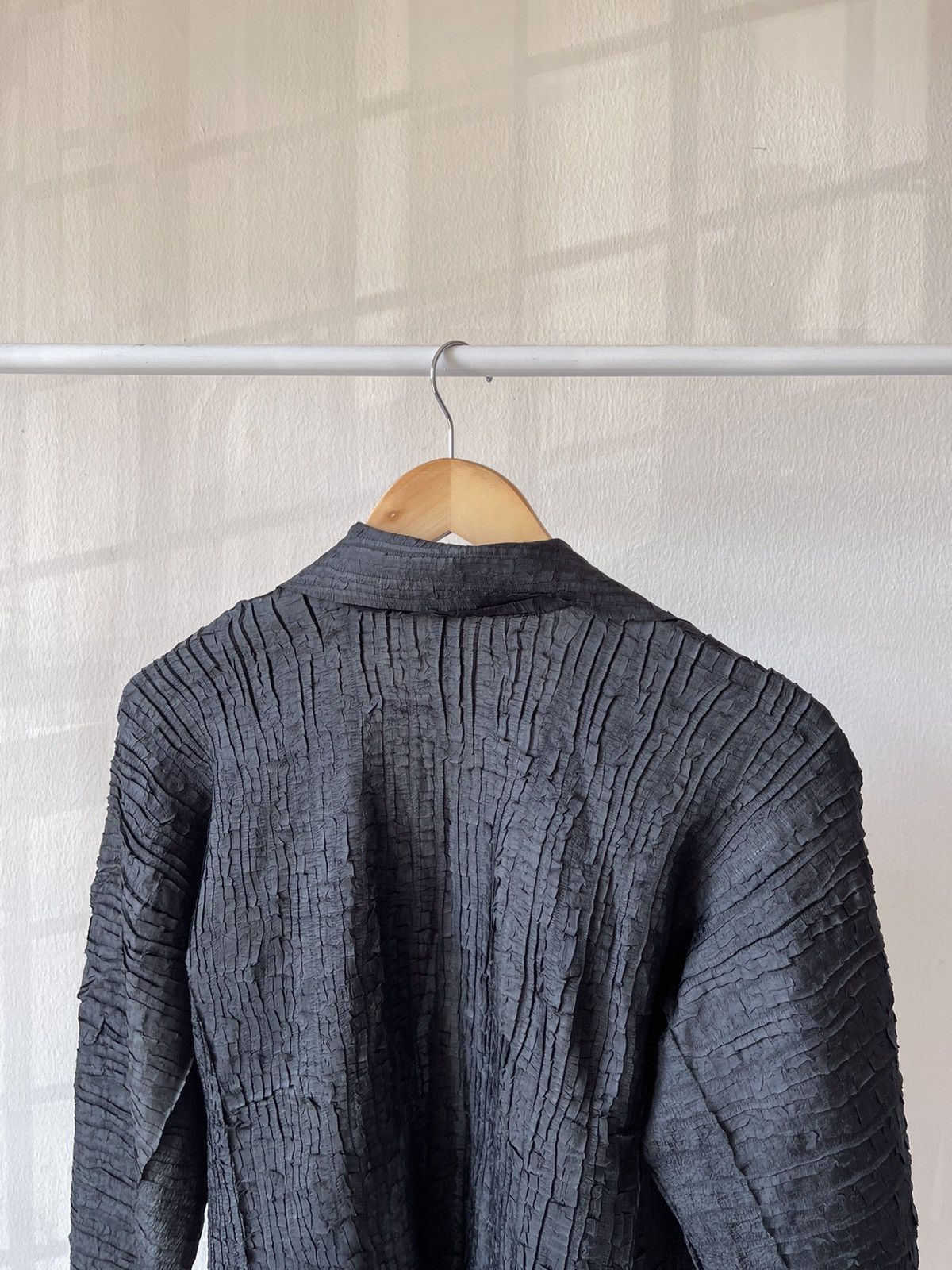Issey Miyake × Pleats Please Issey Miyake Rare Issey Miyake Wood Skin Style Cardigan Size US M / EU 48-50 / 2 - 7 Thumbnail