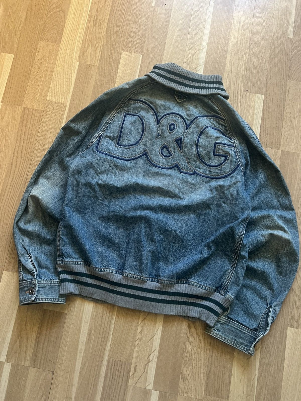 Dolce & Gabbana Dolce Gabbana vintage avant garde faded denim jacket big log Size US L / EU 52-54 / 3 - 3 Thumbnail