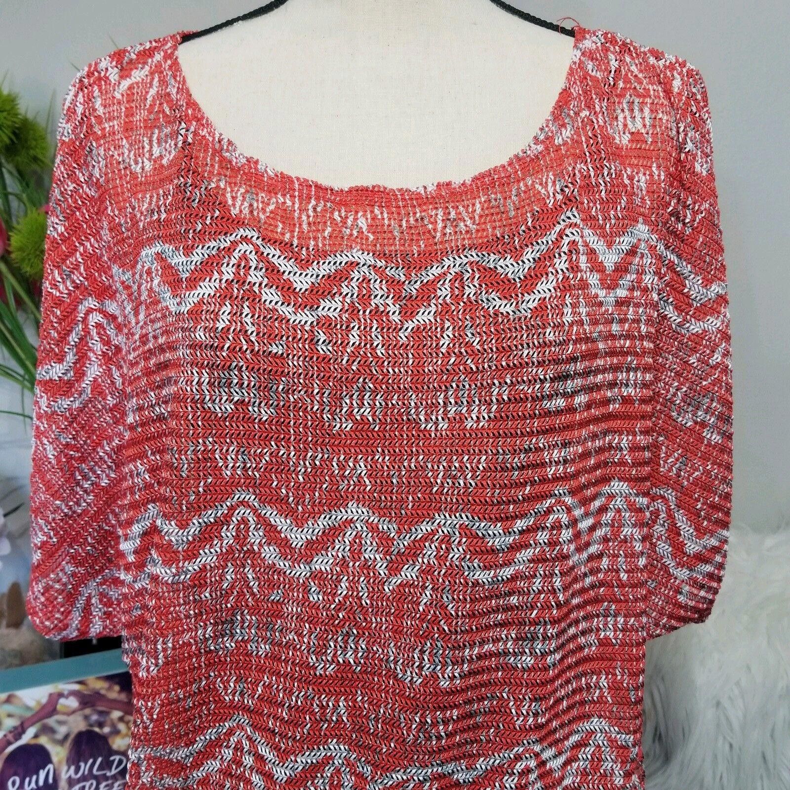 Designer Sharagano Top Plus Size 1x Red And White Knit Dolman Short Size XL / US 12-14 / IT 48-50 - 3 Thumbnail