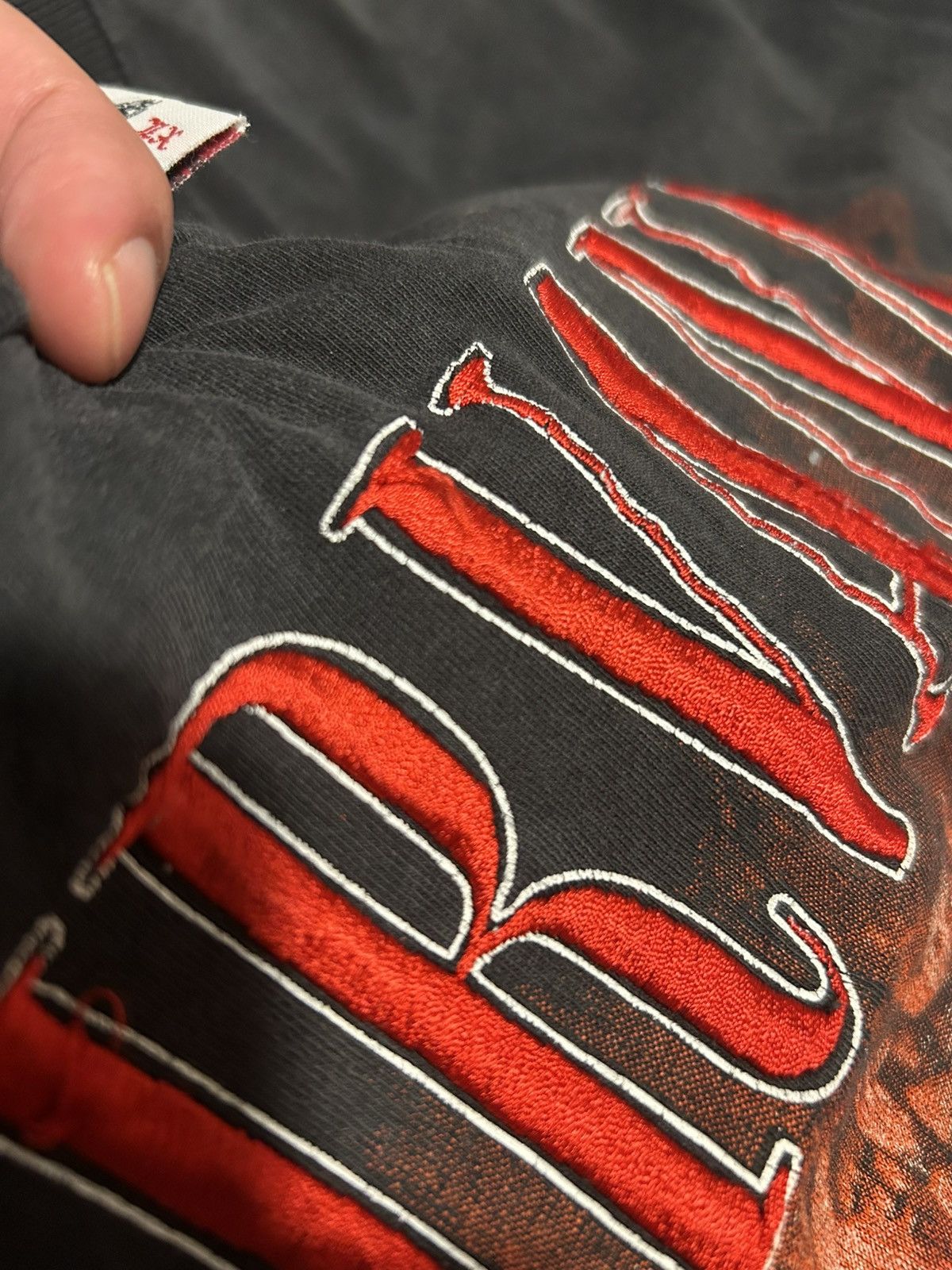 Vintage VINTAGE RARE NIRVANA KURT COBAIN EMBROIDED TEE SZ XL Size US XL / EU 56 / 4 - 4 Thumbnail