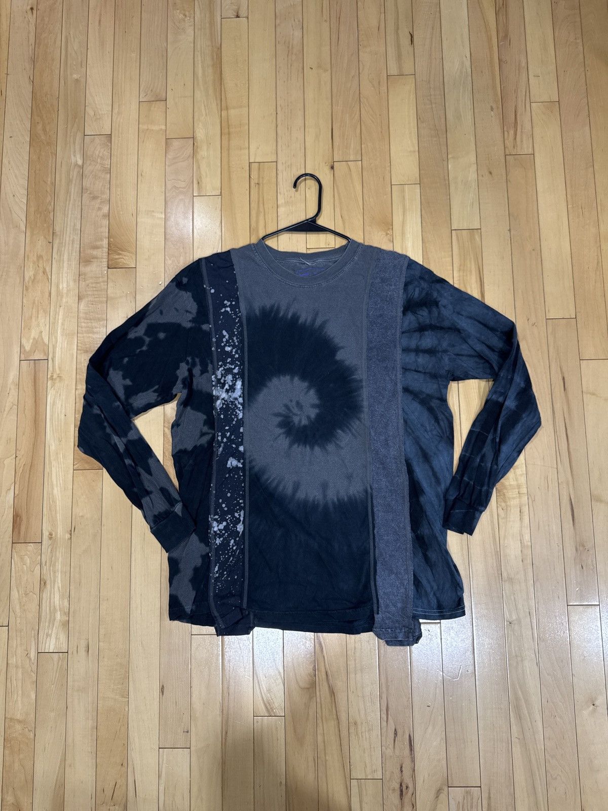 Needles Needles 7 Layer cut L/S Size US L / EU 52-54 / 3 - 1 Thumbnail