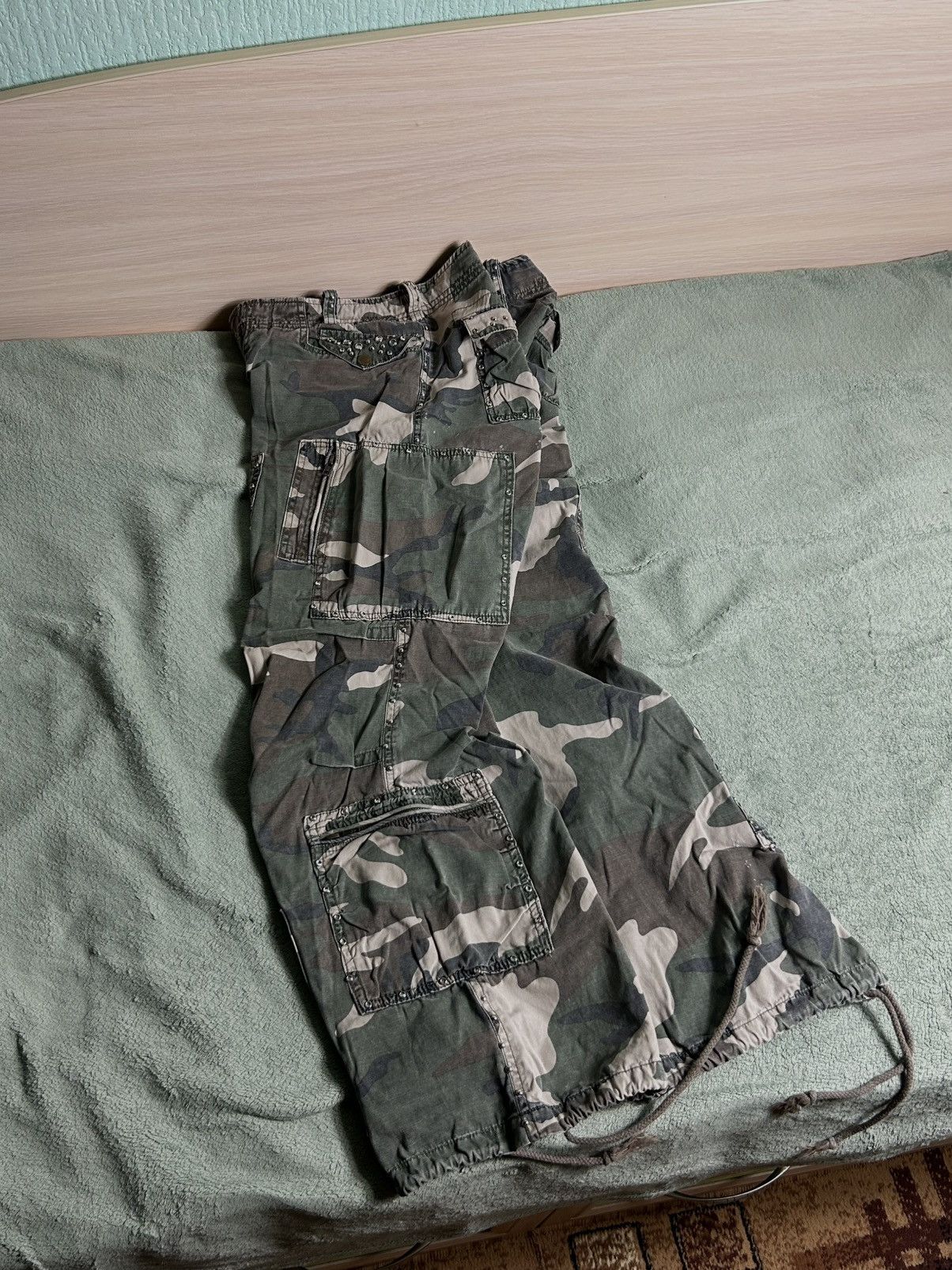 Japanese Brand Y2K Military Camo Baggy Cargo Pants 00s Studs & Rhinestones Size US 29 - 4 Thumbnail
