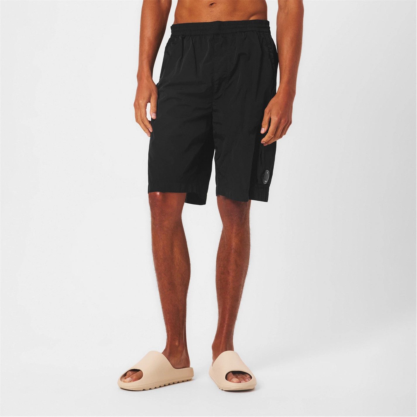 C.P. Company o1g2r1mq0426 Bermuda Cargo Shorts in Black Size US 30 / EU 46 - 2 Thumbnail