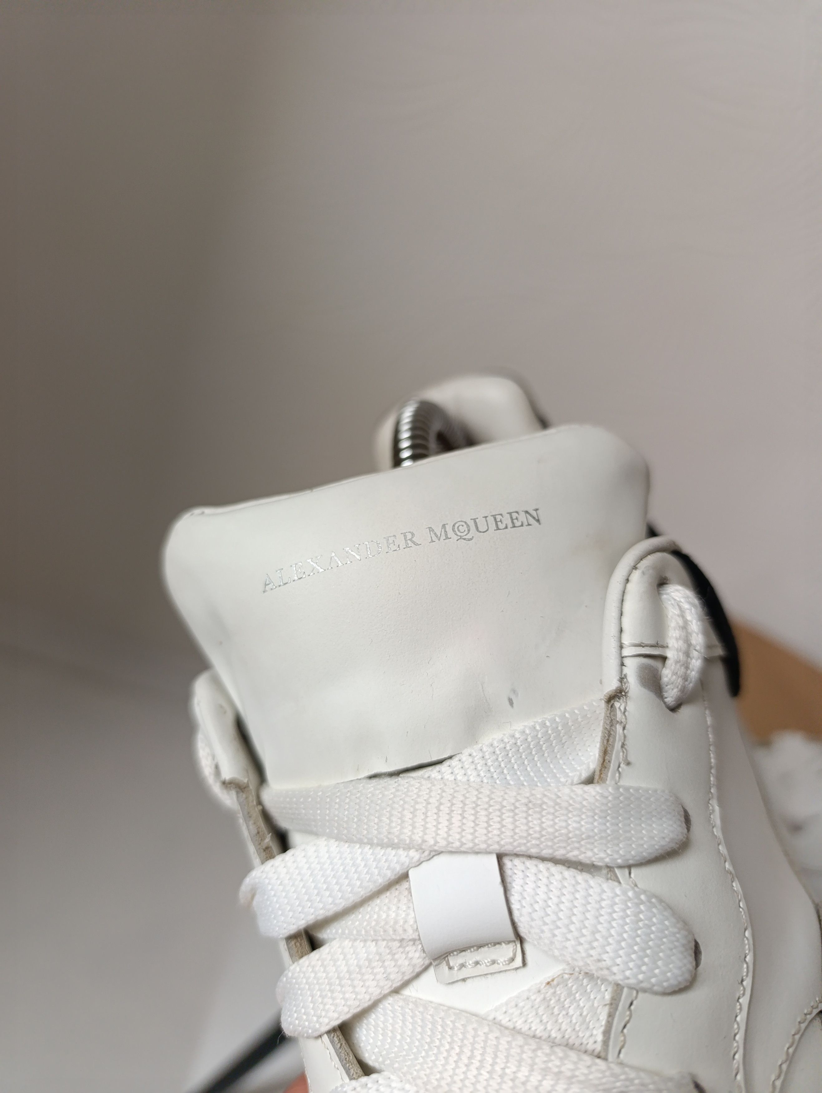 Alexander McQueen ALEXANDER MCQUEEN WOMEN'S WHITE LEATHER RUNNER SNEAKERS Size US 7.5 / IT 37.5 - 8 Thumbnail