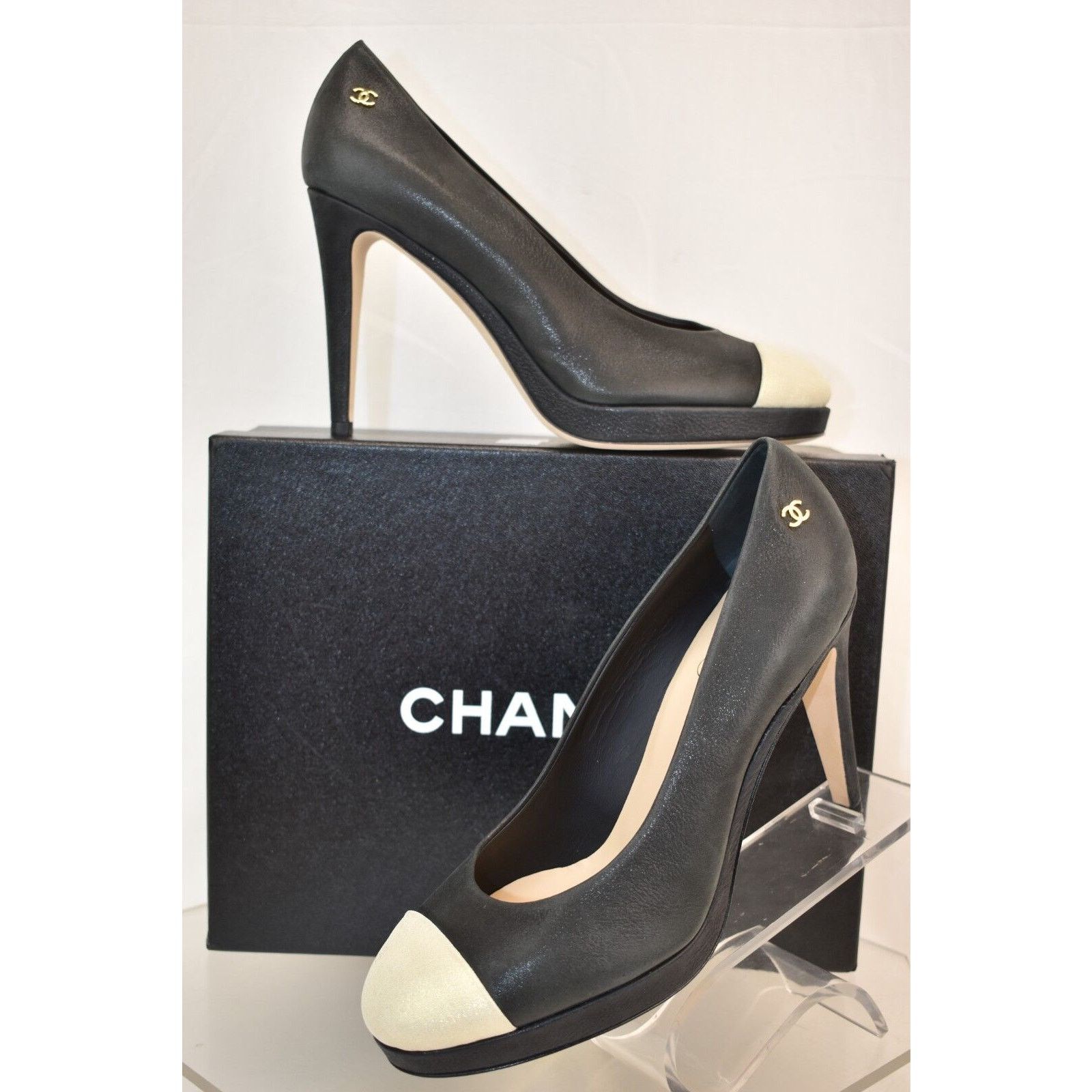Chanel BLACK BUFFALO LEATHER GOLD CAP CC PLATFORM HEELS PUMPS 39.5 Size US 9.5 / IT 39.5 - 1 Thumbnail