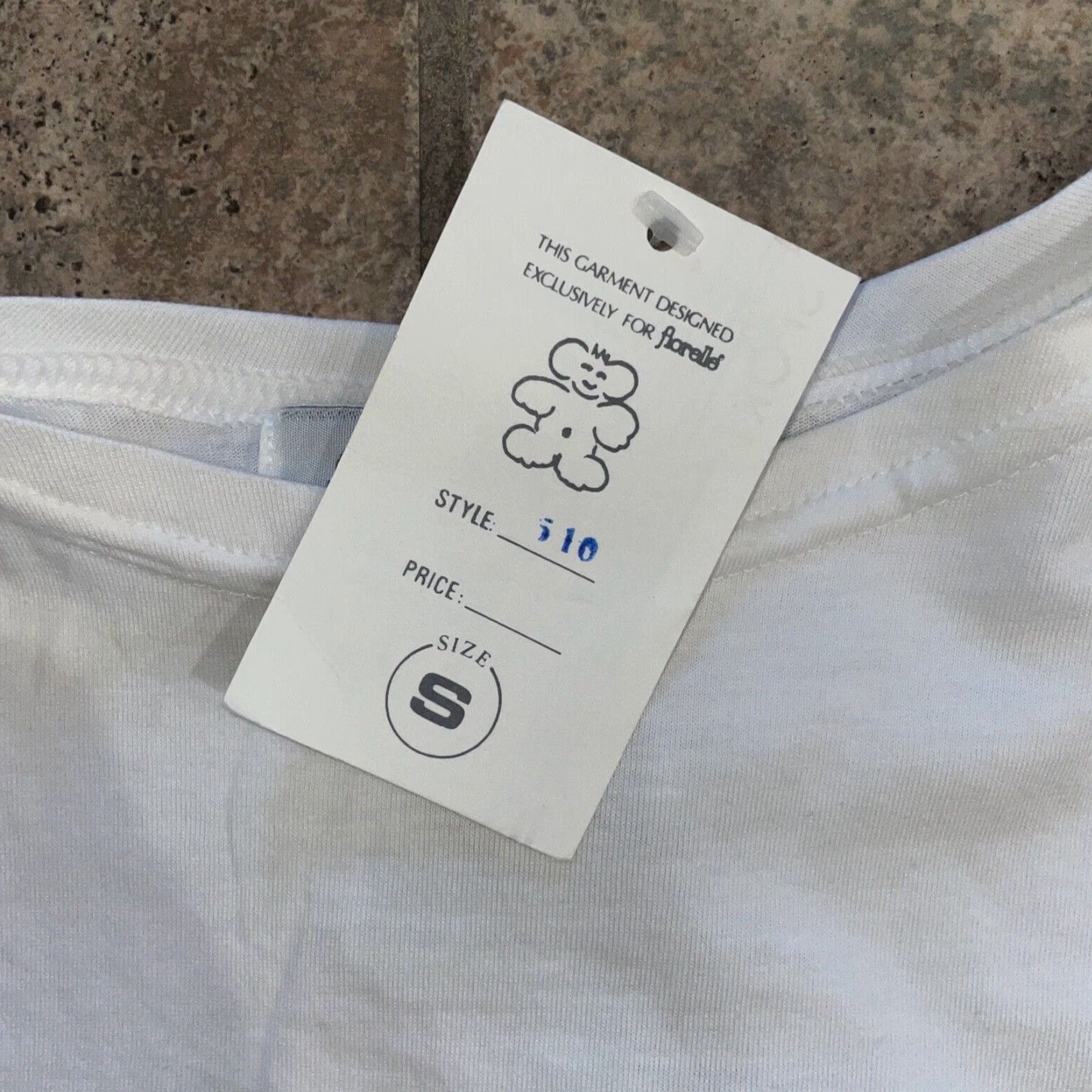 Vintage VINTAGE Fiorelli Tennis T-Shirt Men S White Shoulder Pads Graphic 90s Size US S / EU 44-46 / 1 - 3 Thumbnail
