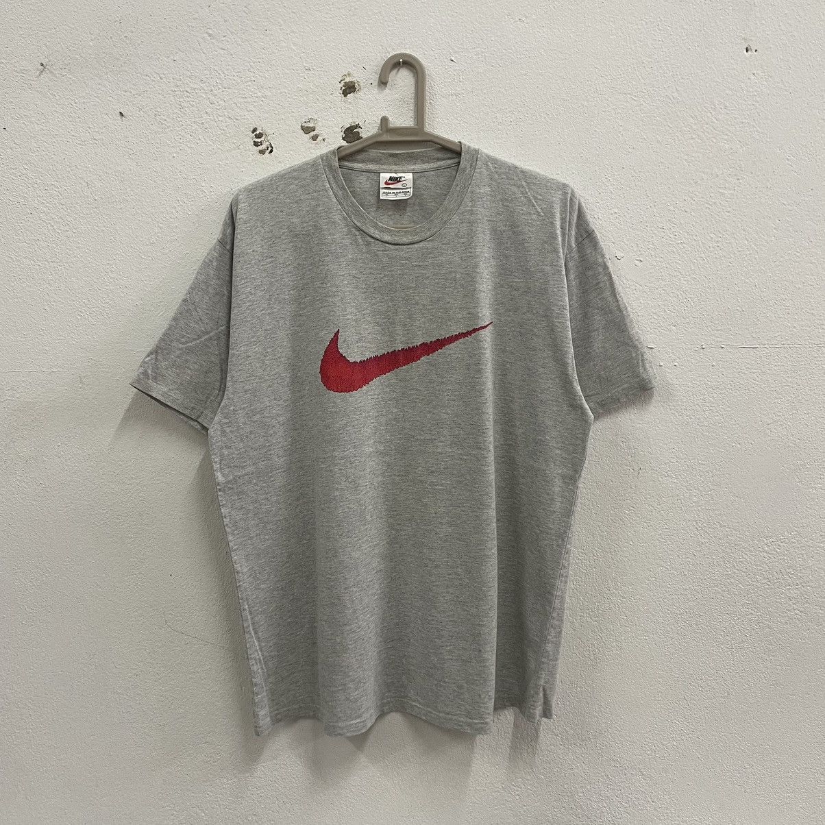 Nike × Vintage 🔥Vintage 90s Nike Big Swoosh Logo Streetwear Tee Size US XL / EU 56 / 4 - 1 Thumbnail