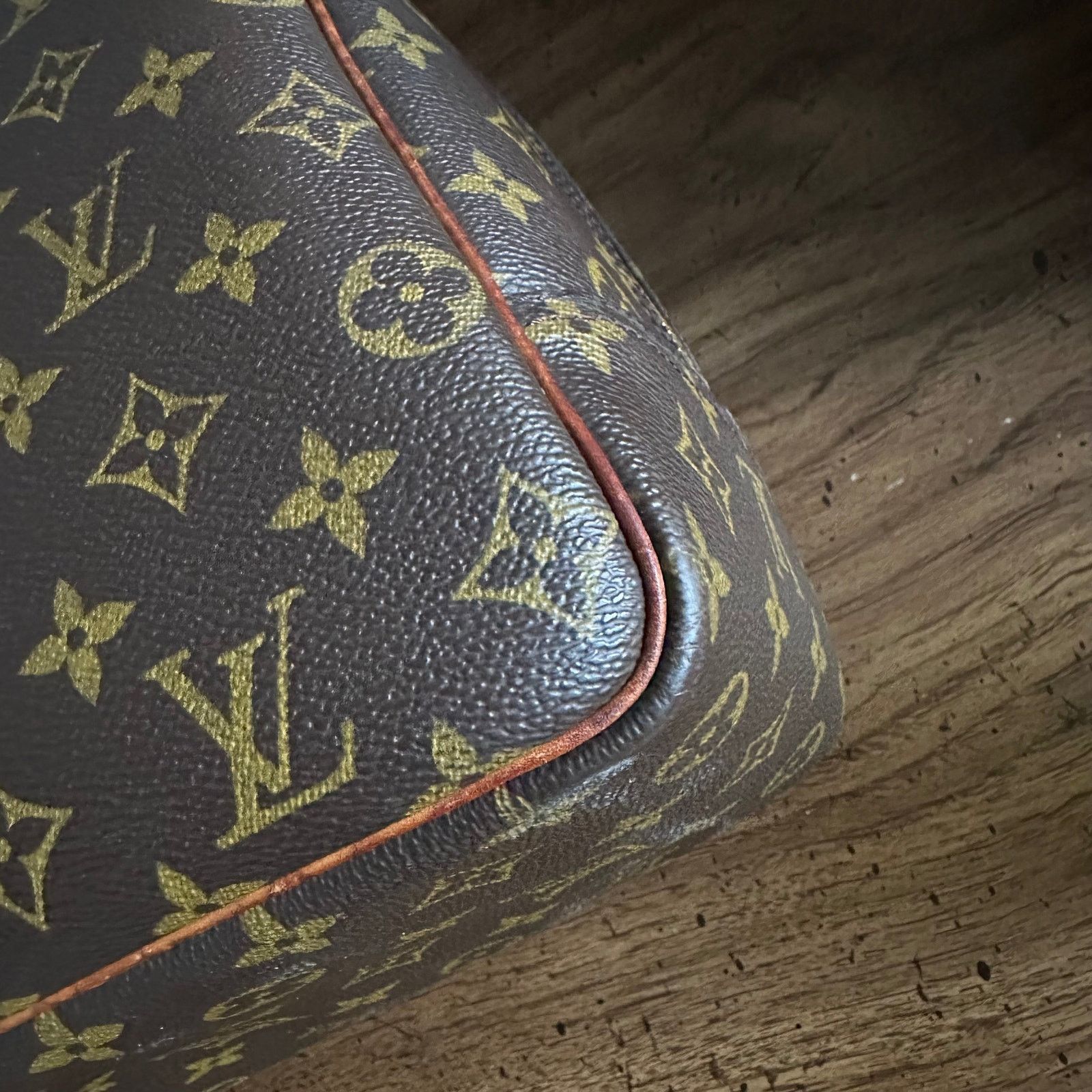 Louis Vuitton Vintage Louis Vuitton Deauville Bag Size ONE SIZE - 18 Thumbnail