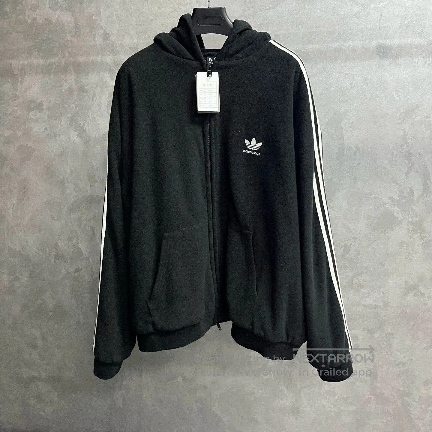 Balenciaga balenciaga black logo zip. Size US L / EU 52-54 / 3 - 1 Thumbnail