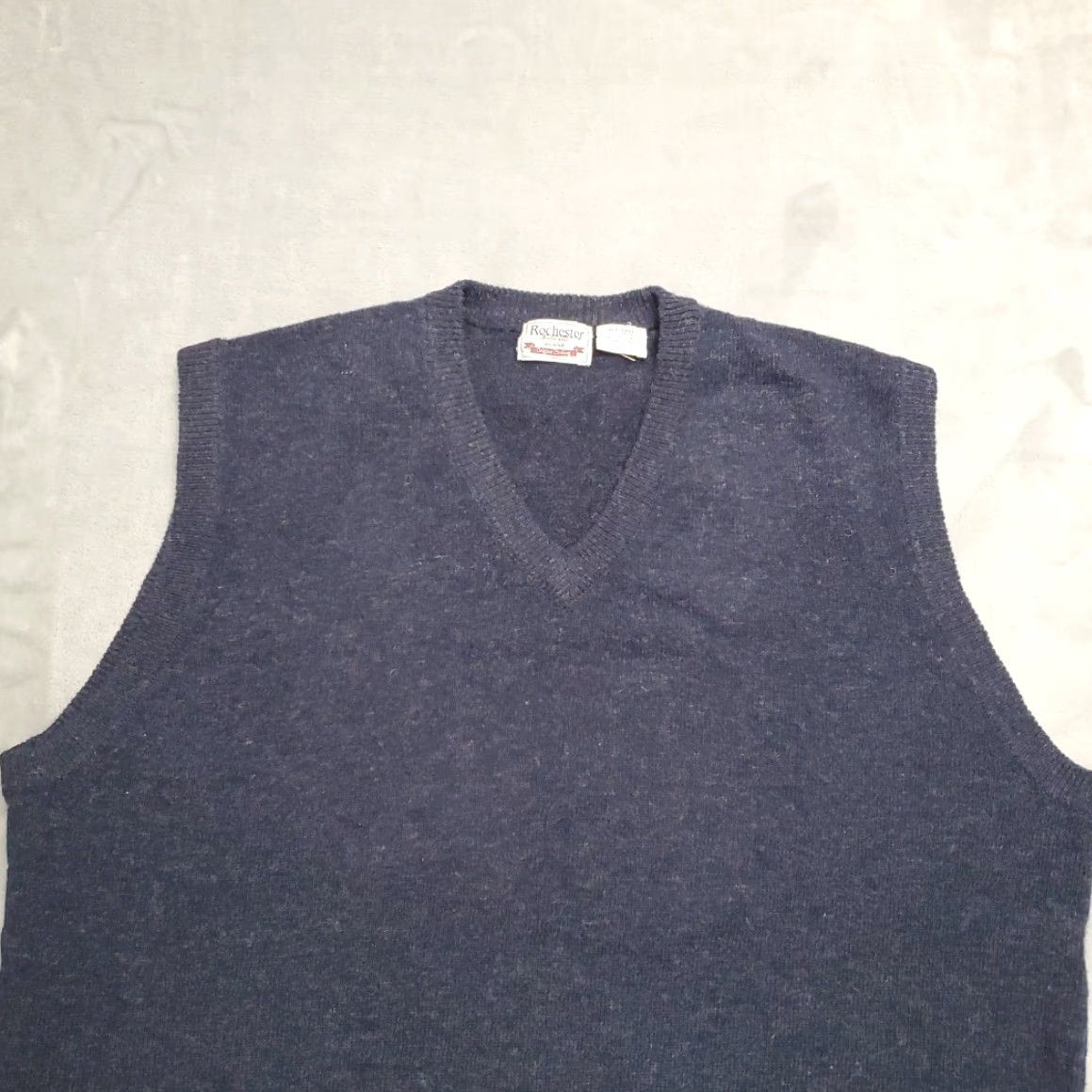 Etro VINTAGE Rochester Sweater Vest Mens XL Blue 100% Lambswool Knit Grandpa Retro Vest Mens Casual Knit Sleeveless V-Neck" Size US L / EU 52-54 / 3 - 3 Thumbnail
