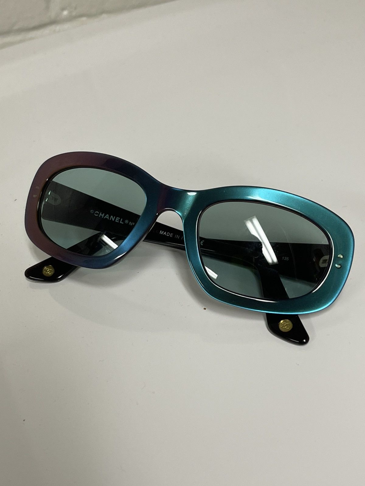 Chanel × Vintage Chanel 5009 Iridescent Rainbow Quilted 90’s Sunglasses Size ONE SIZE - 11 Thumbnail