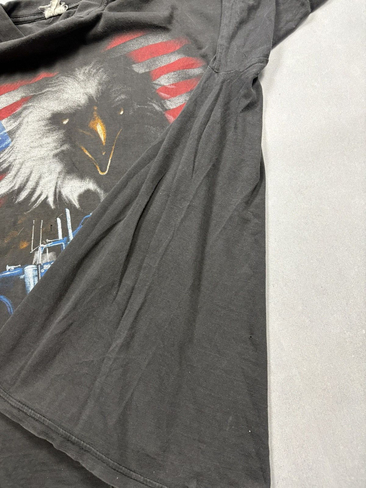 Vintage Vintage 90s Eagle Truck USA Graphic T-Shirt Distressed Faded Size US XL / EU 56 / 4 - 16 Thumbnail