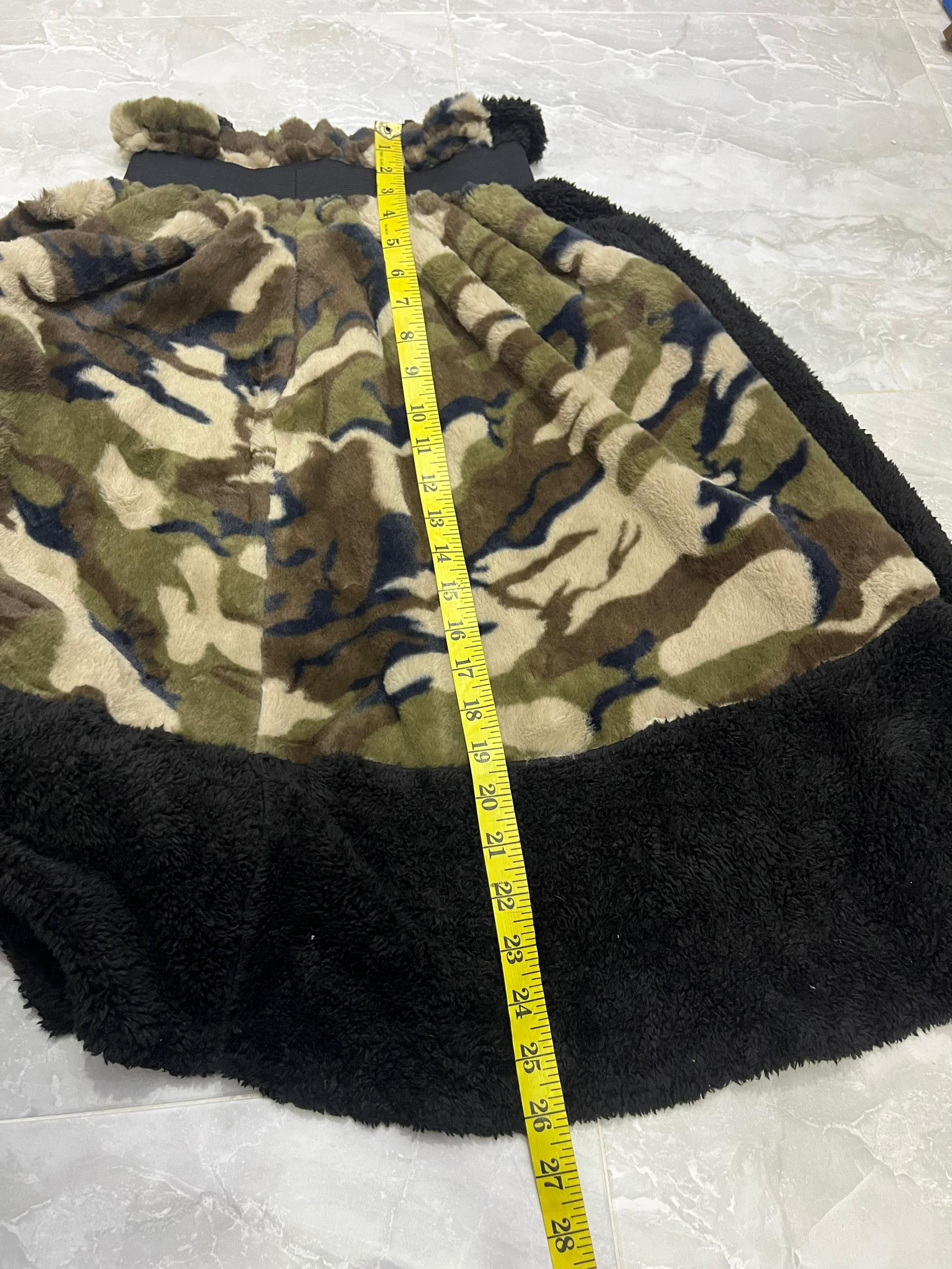 Japanese Brand Edge Line Reversible Camo Black Fleece Skirt Wrap Size 28" / US 6 / IT 42 - 15 Thumbnail