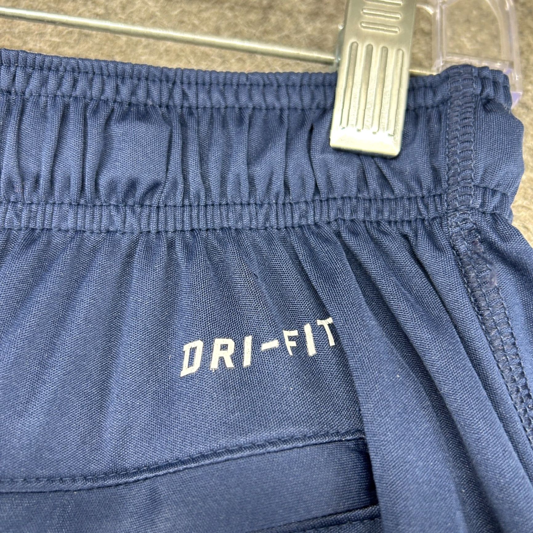 Nike Nike Shorts Mens M Blue Navy Dri Fit Basketball Polyester Elastic Waist Swoosh Activewear Shorts Mens M Blue Size US 27 - 6 Thumbnail