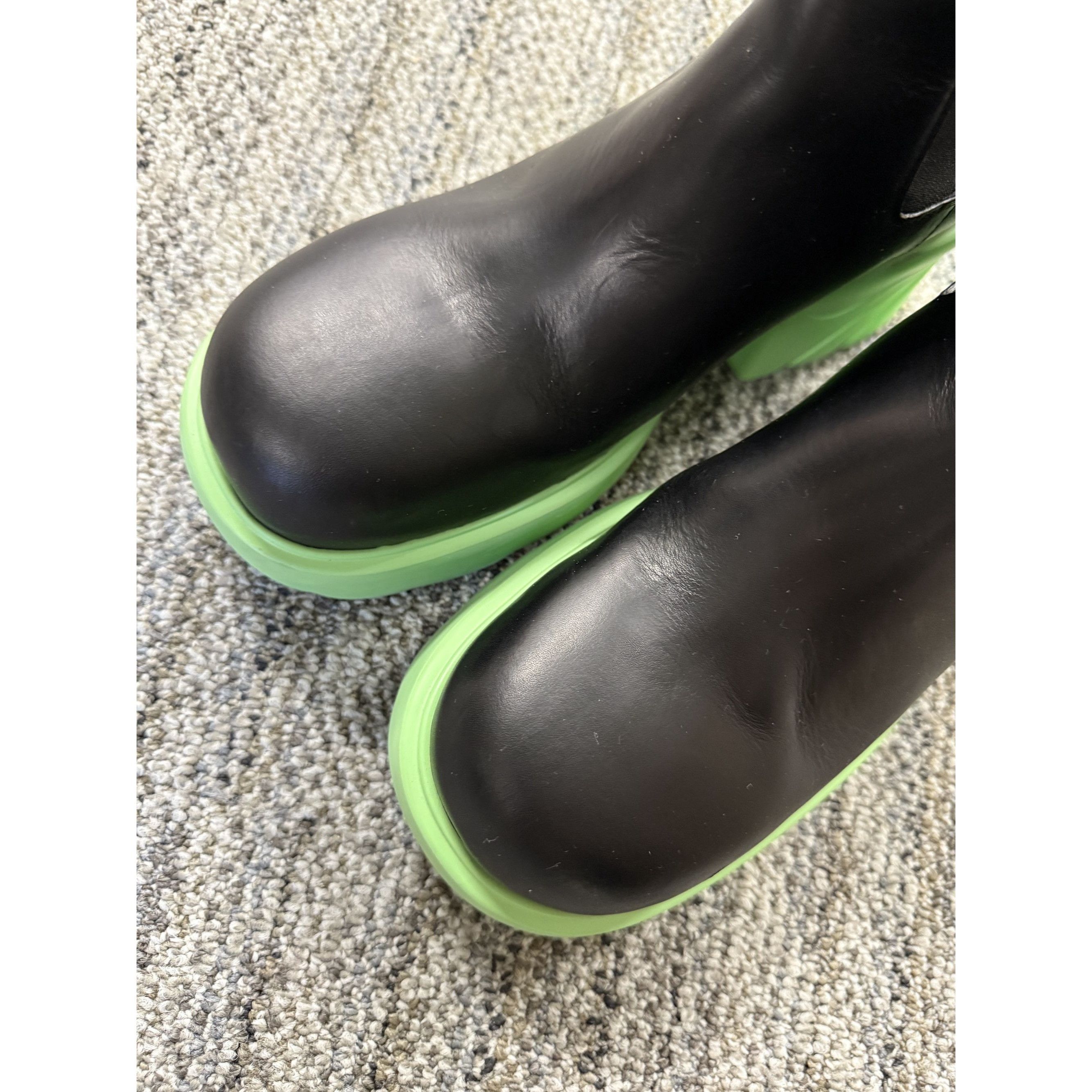 Bottega Veneta Bottega Veneta Black Leather Ankle Boots With Green Soles Si Size US 7.5 / IT 37.5 - 8 Thumbnail