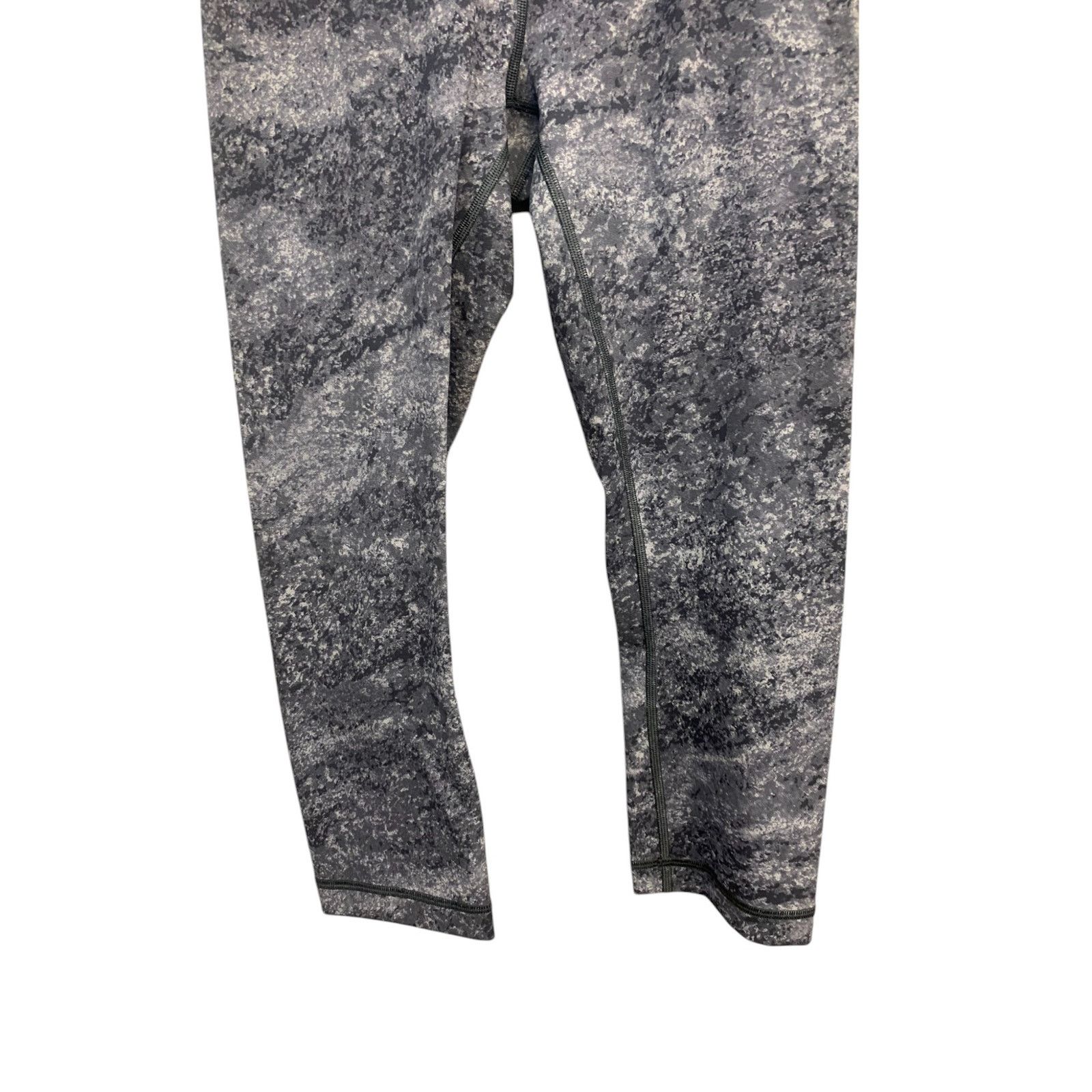 Lululemon Lululemon Wunder Under Crop (Hi-Rise) 21" Area Ice Grey SZ 6 Size 28" / US 6 / IT 42 - 5 Thumbnail