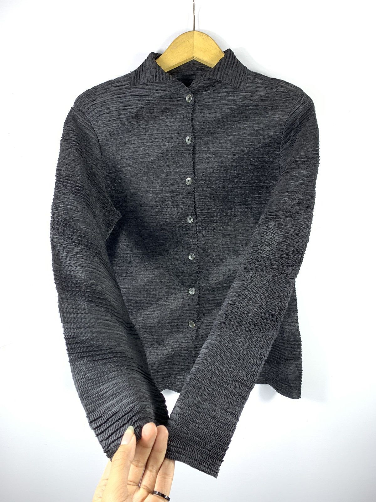 Issey Miyake ❤️‍🔥BINDING OFFER❤️‍🔥 Japanese Pleated Long sleeve issey style Size US M / EU 48-50 / 2 - 2 Thumbnail