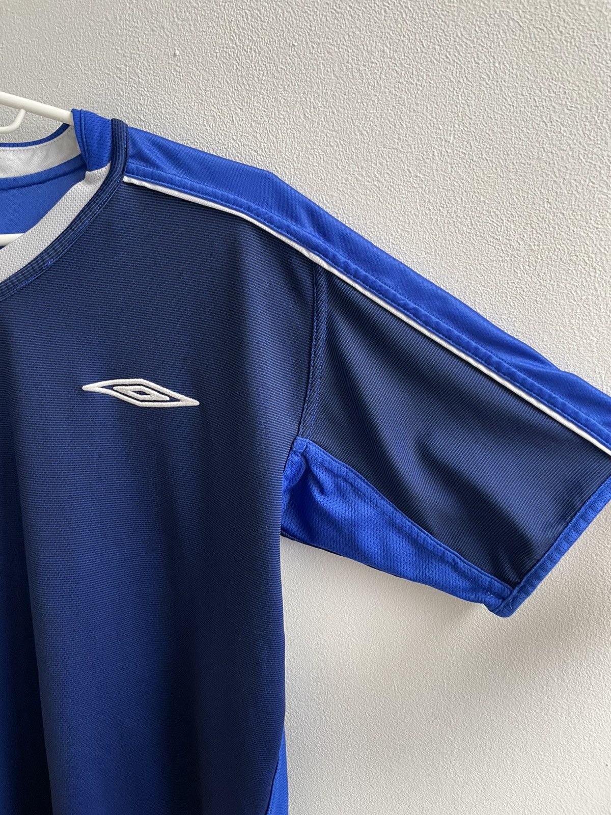 Umbro Chelsea 2003 2004 2005 Football Shirt Soccer Jersey Umbro Size US M / EU 48-50 / 2 - 4 Thumbnail