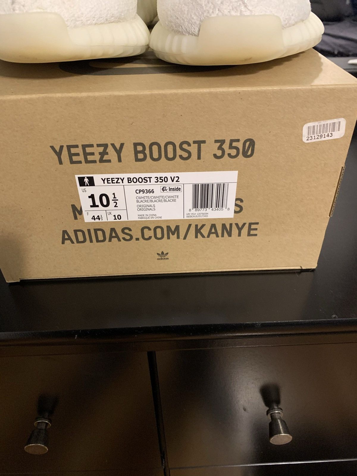 Adidas Adidas Yeezy Boost 350 V2 “Cream” Size US 10.5 / EU 43-44 - 3 Thumbnail