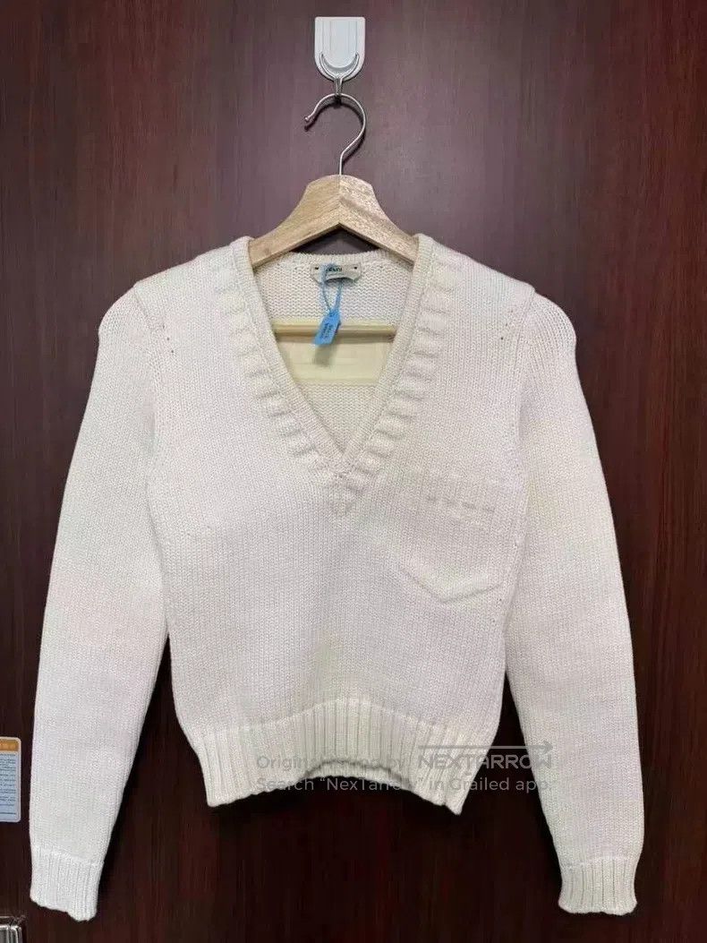 Fendi Fendi Beige back slogan logo V-neck sweater Size XXS / US 00 / IT 34 - 1 Thumbnail