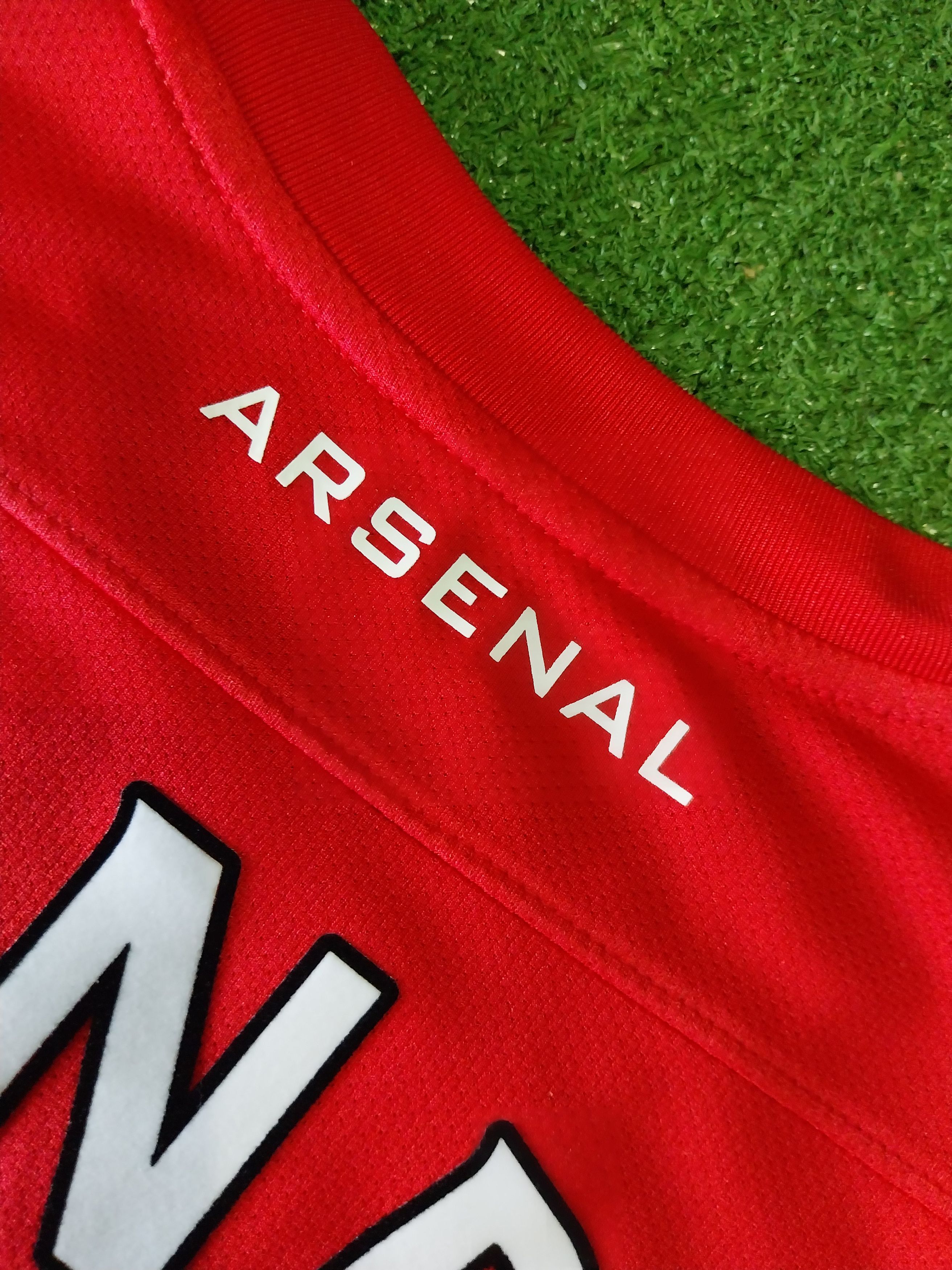 Nike Arsenal home 2011/2012 thierry henry jersey football Size US M / EU 48-50 / 2 - 10 Thumbnail