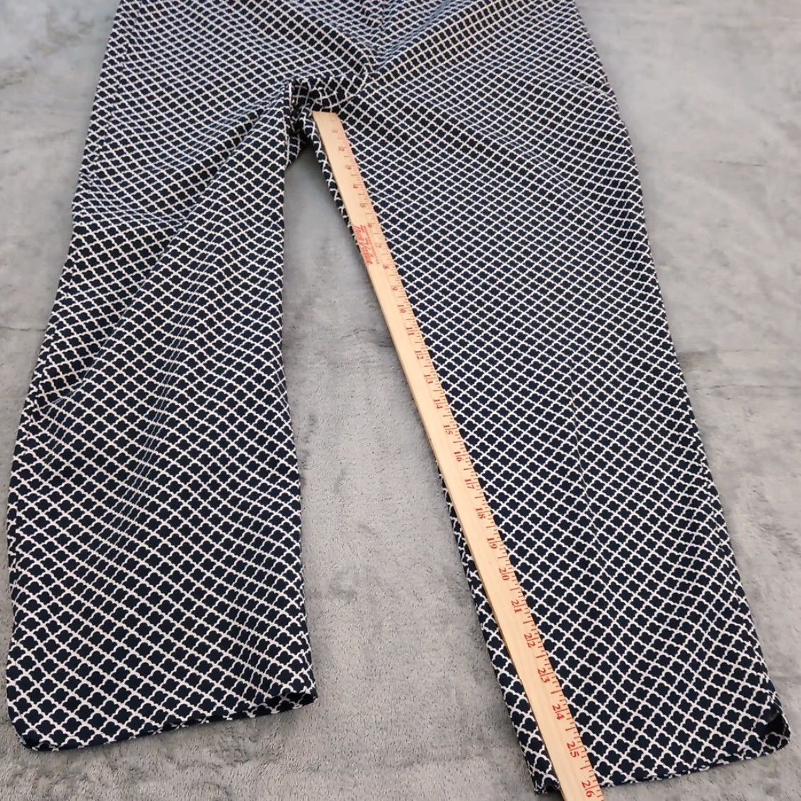 Talbots **Talbots Women's Size 14 Cropped Black Geometric Pants** User: **Talbots Women's Size 14 Black Geometric Cropped Pants** Size 36" / US 14 / IT 50 - 5 Thumbnail